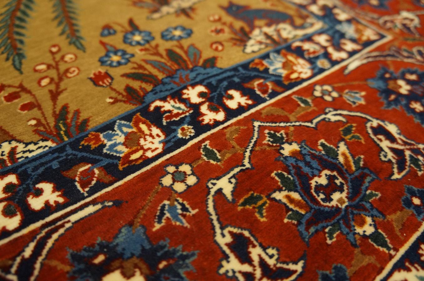 1930s Persian Isfahan Carpet ( 3' 4'' x 5' 2'' - 102 x 157 cm ) For Sale 8