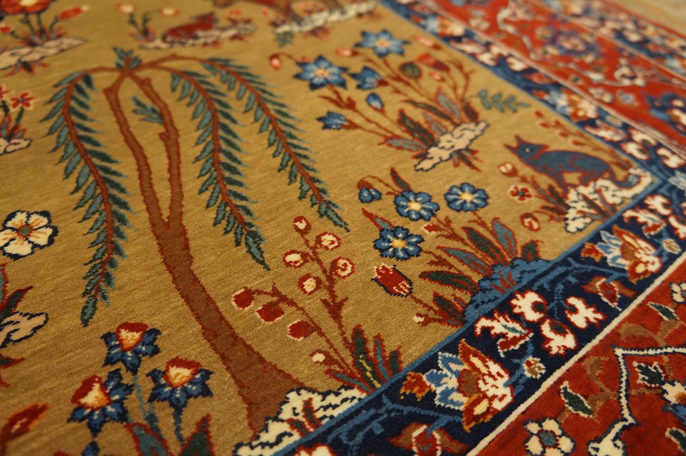 1930s Persian Isfahan Carpet ( 3' 4'' x 5' 2'' - 102 x 157 cm ) For Sale 9