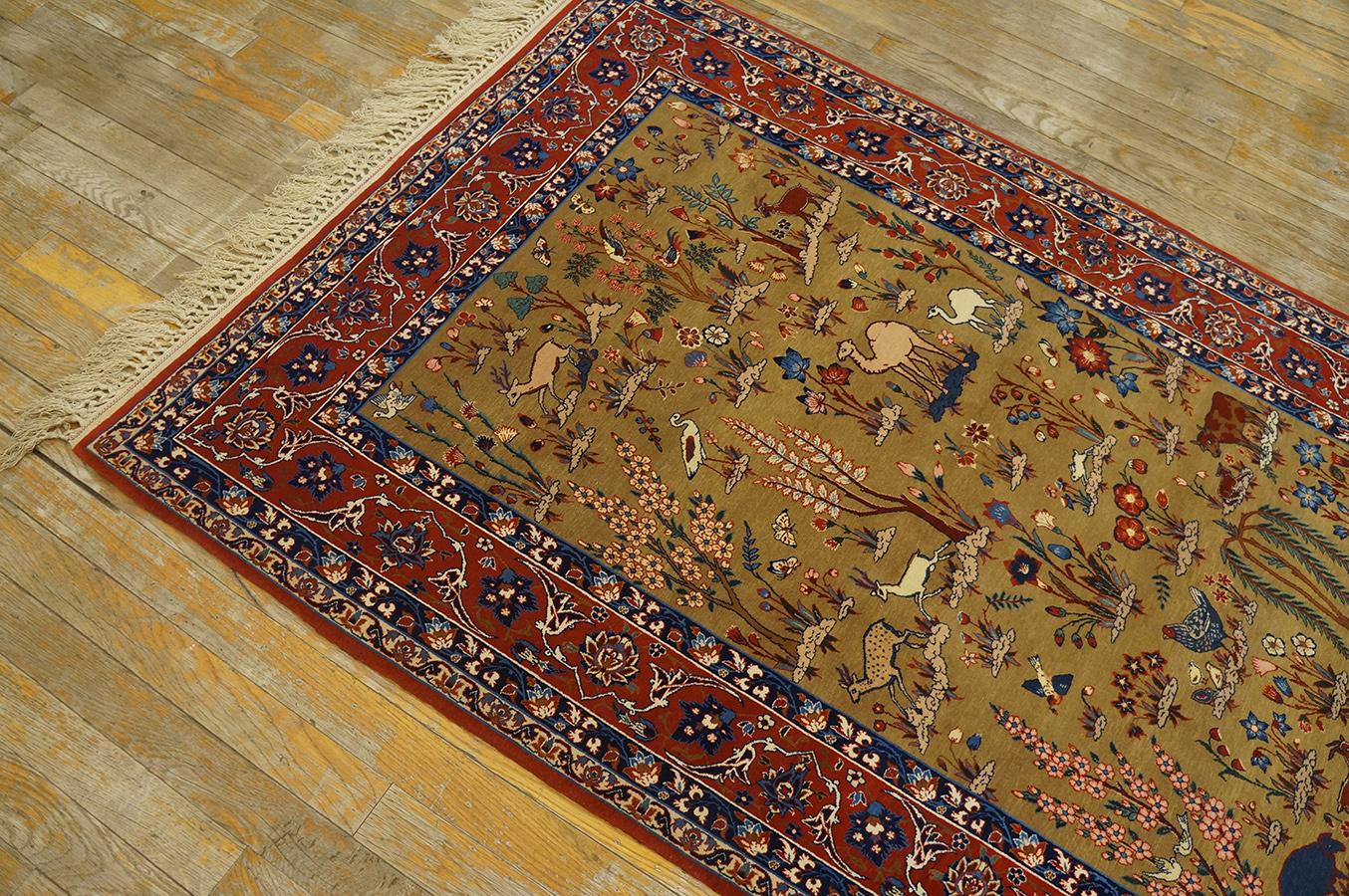 Wool 1930s Persian Isfahan Carpet ( 3' 4'' x 5' 2'' - 102 x 157 cm ) For Sale