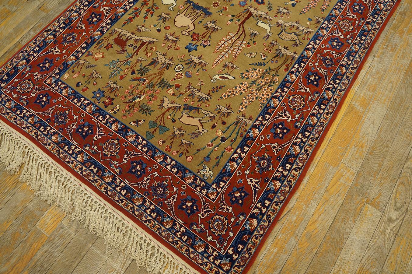 1930s Persian Isfahan Carpet ( 3' 4'' x 5' 2'' - 102 x 157 cm ) For Sale 2