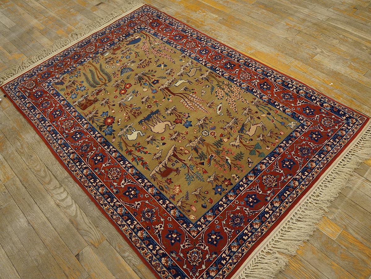 1930s Persian Isfahan Carpet ( 3' 4'' x 5' 2'' - 102 x 157 cm ) For Sale 3