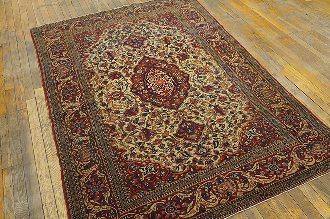 Wool Early 20th Century Persian Isfahan Carpet ( 4'8