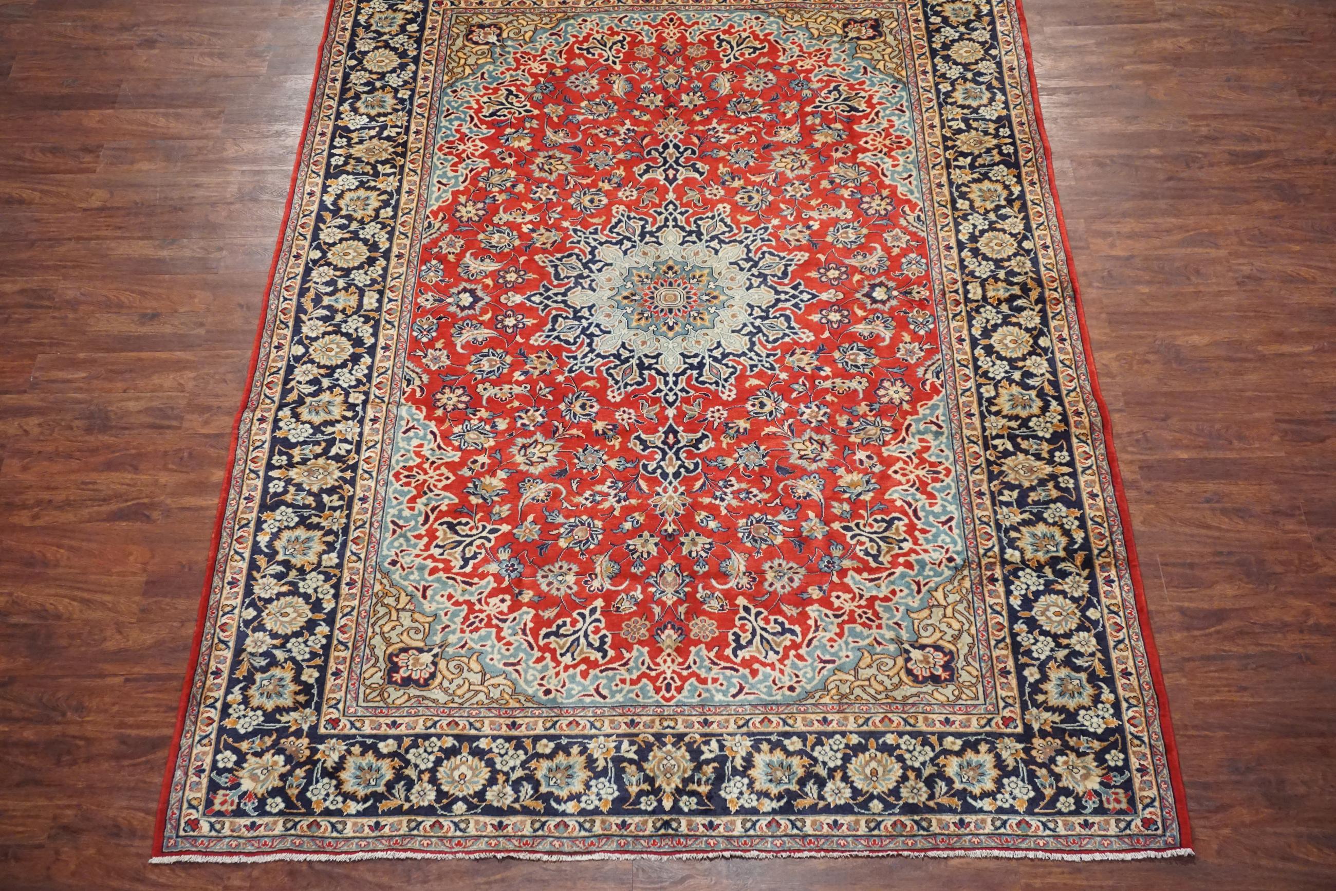 Kashan Antique Persian Isfahan, circa 1940 For Sale