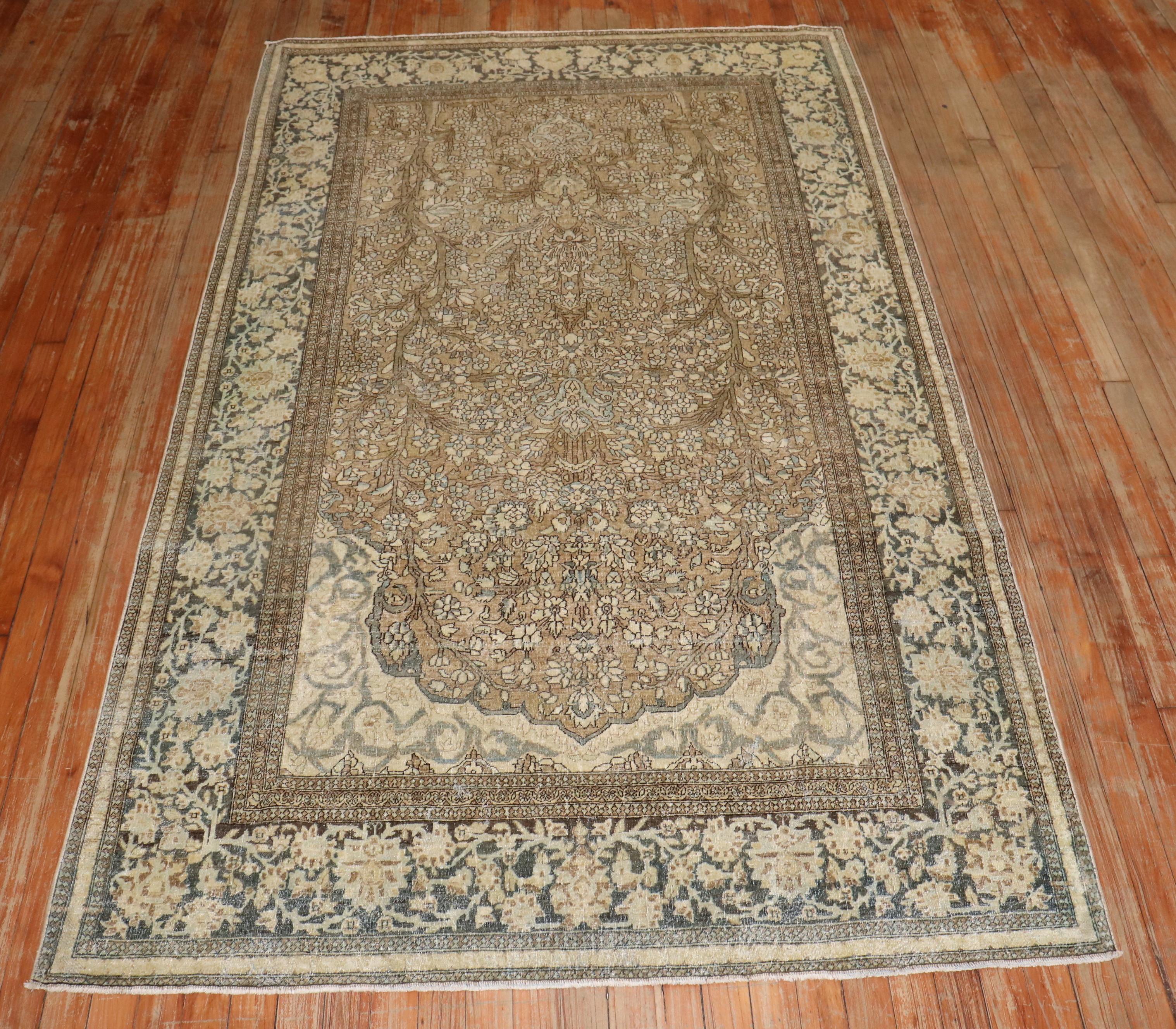 Antique Persian Isfahan Mihrab Prayer Carpet For Sale 7