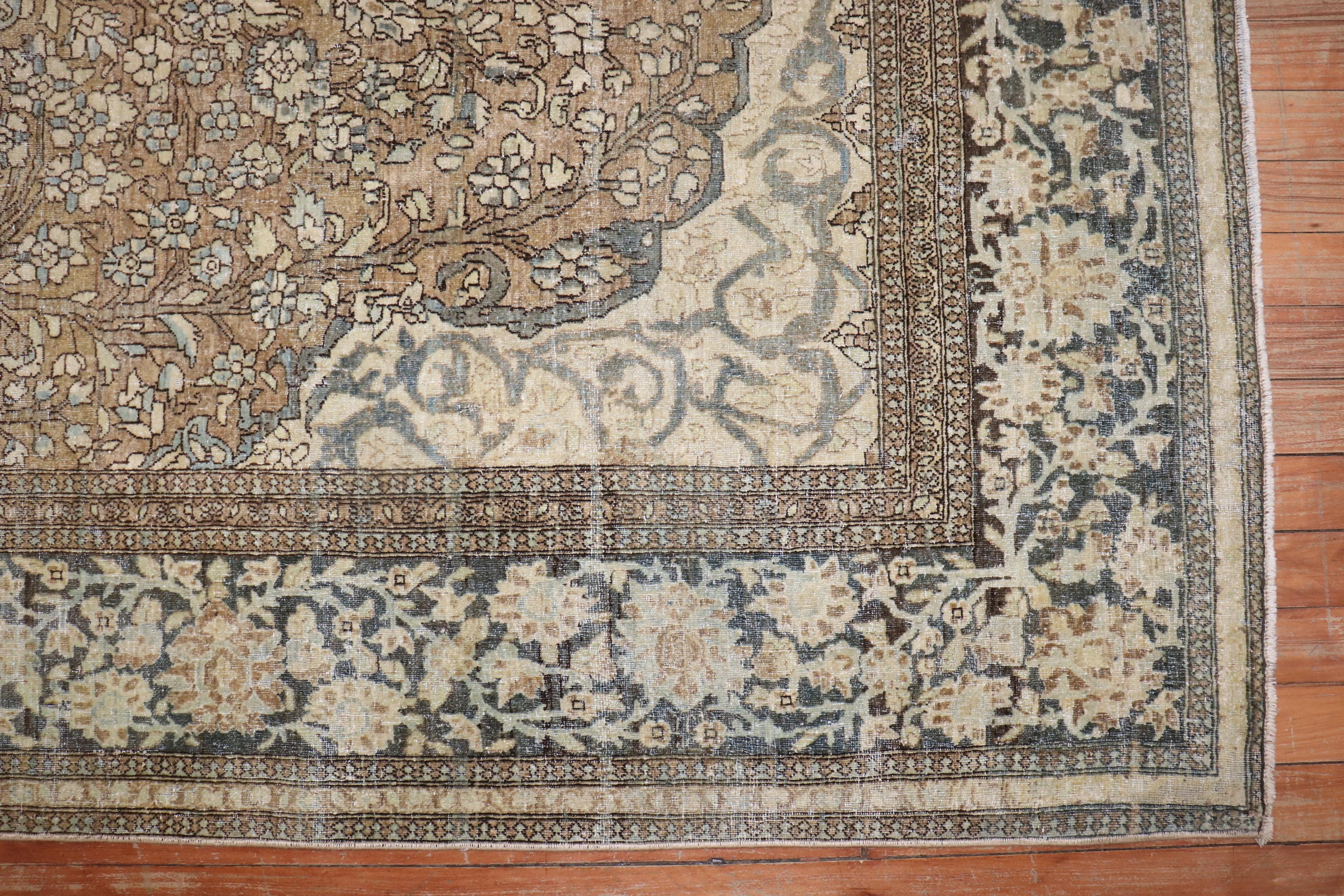 Antique Persian Isfahan Mihrab Prayer Carpet In Good Condition For Sale In New York, NY