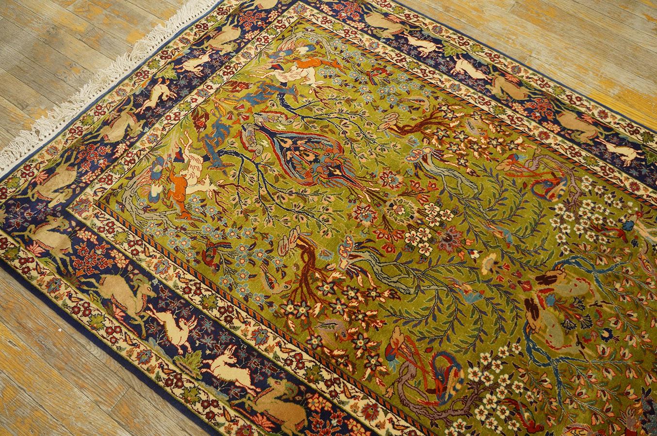 Mid 20th Century Persian Isfahan Carpet ( 3' 6'' x 5' 4'' - 107 x 163 cm) For Sale 8