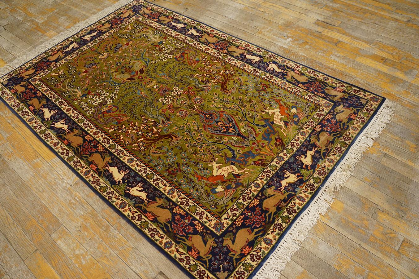 Hand-Knotted Mid 20th Century Persian Isfahan Carpet ( 3' 6'' x 5' 4'' - 107 x 163 cm) For Sale