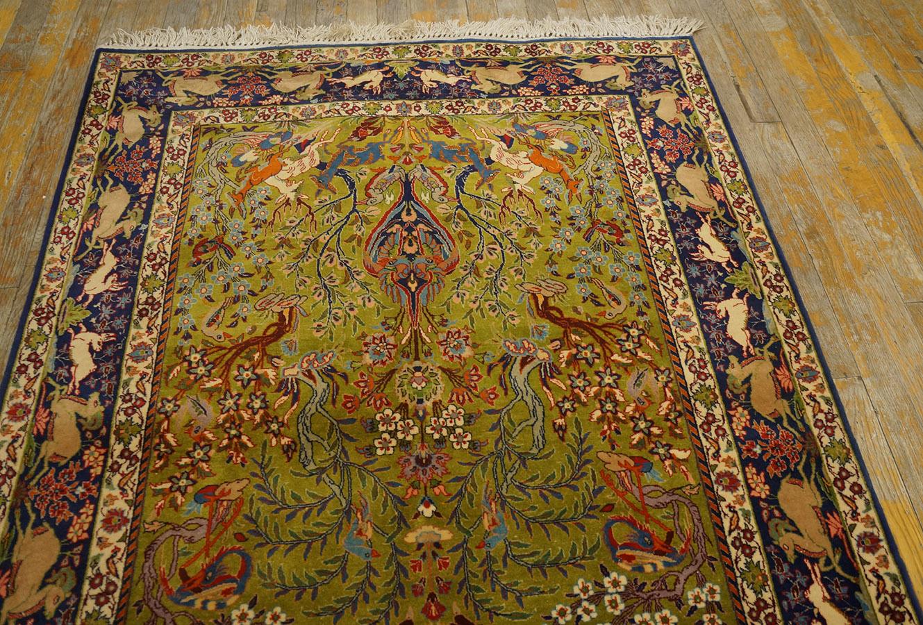 Mid 20th Century Persian Isfahan Carpet ( 3' 6'' x 5' 4'' - 107 x 163 cm) For Sale 1