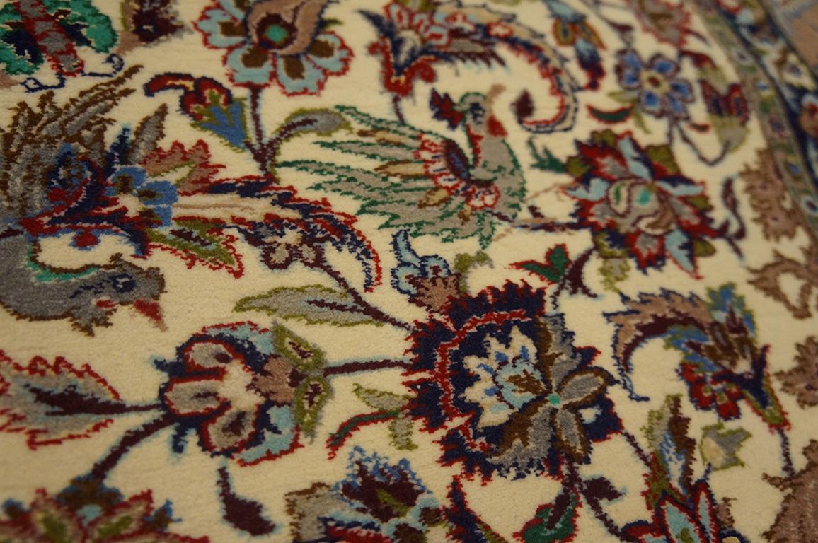 Persiano Tappeto persiano Isfahan della metà del XX secolo ( 3'7'' x 5'1'' - 110 x 155 ) in vendita