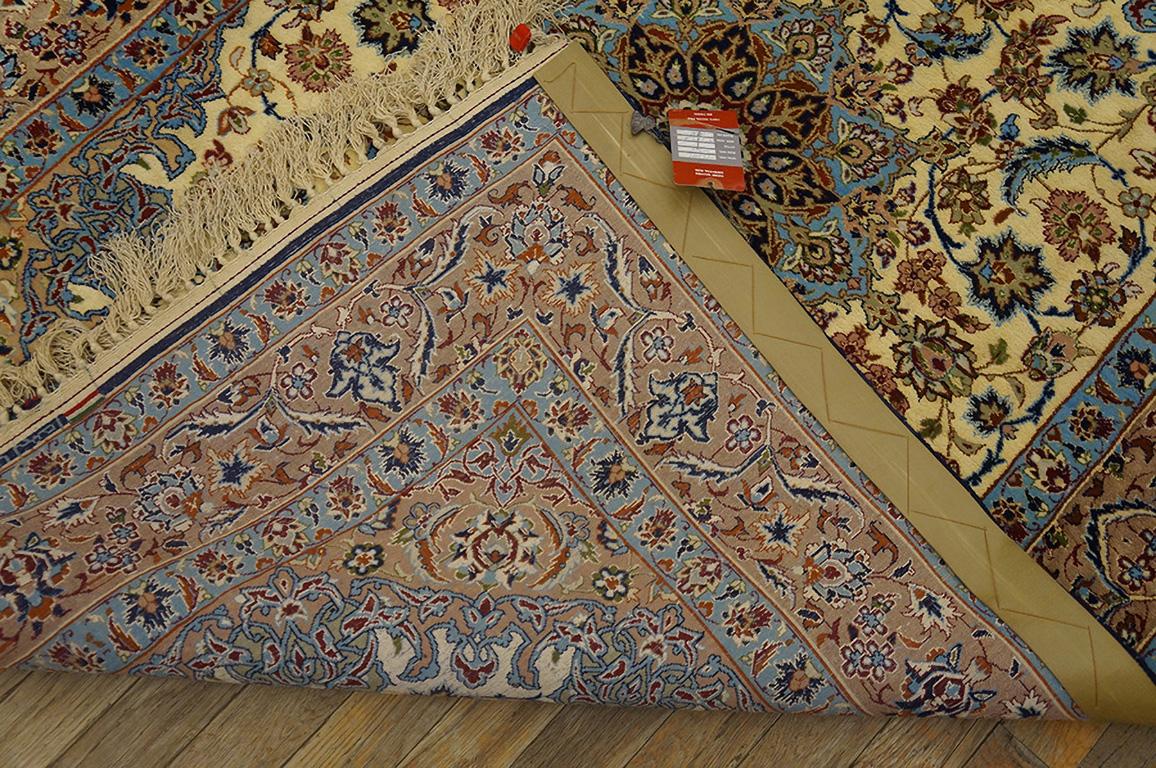 Antique Persian Isfahan Rug 3' 7'' x5' 4''  In Good Condition For Sale In New York, NY
