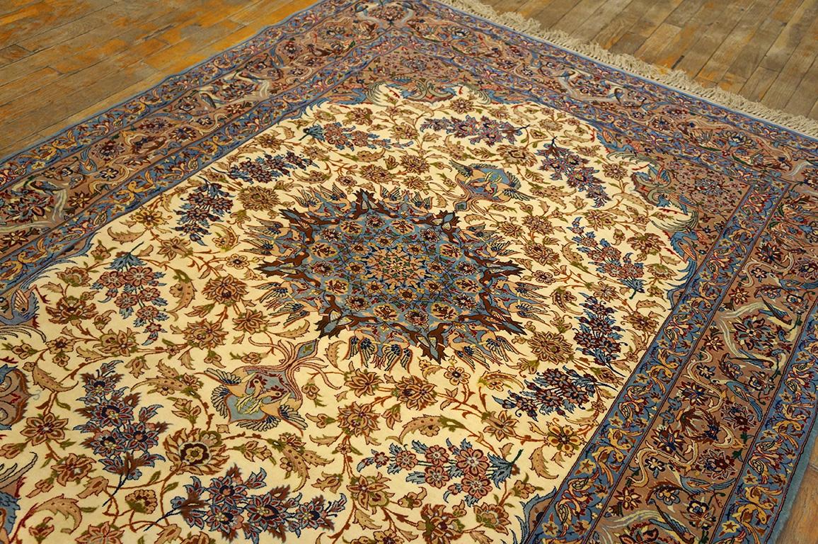 Mid 20th Century Persian Isfahan Carpet ( 4'11