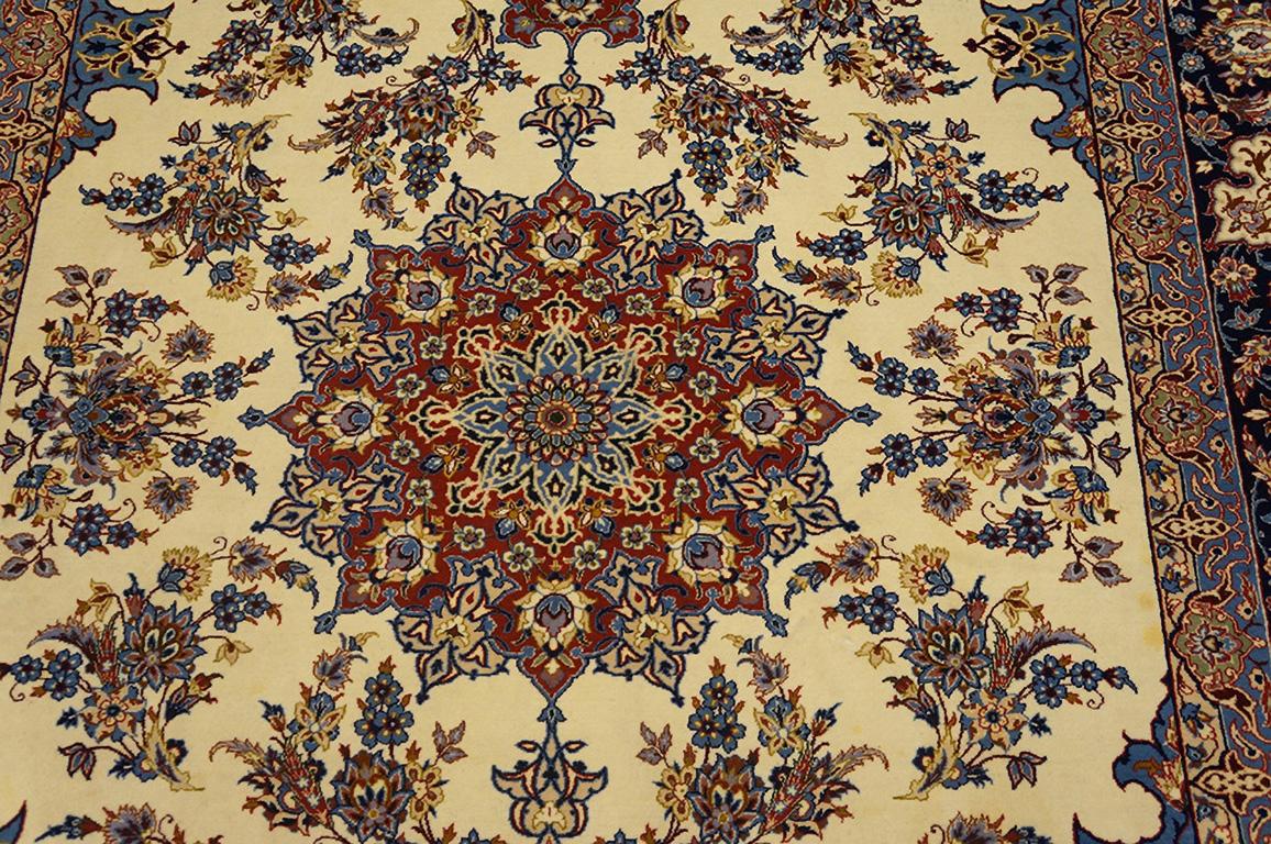 Mid-20th Century Mid 20th Century Persian Isfahan Carpet ( 4'11