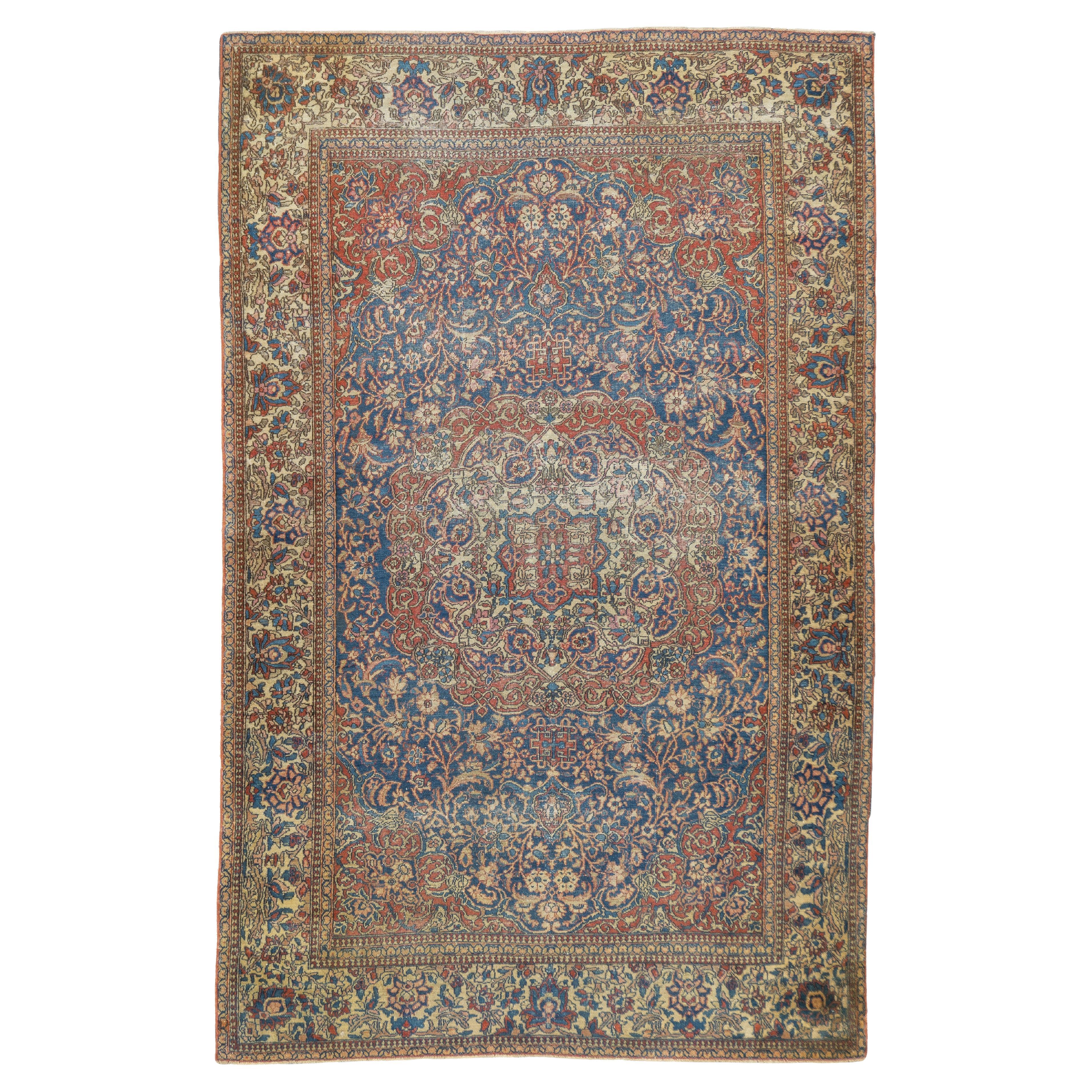Tapis persan antique Isfahan 4'2" x 6'7"