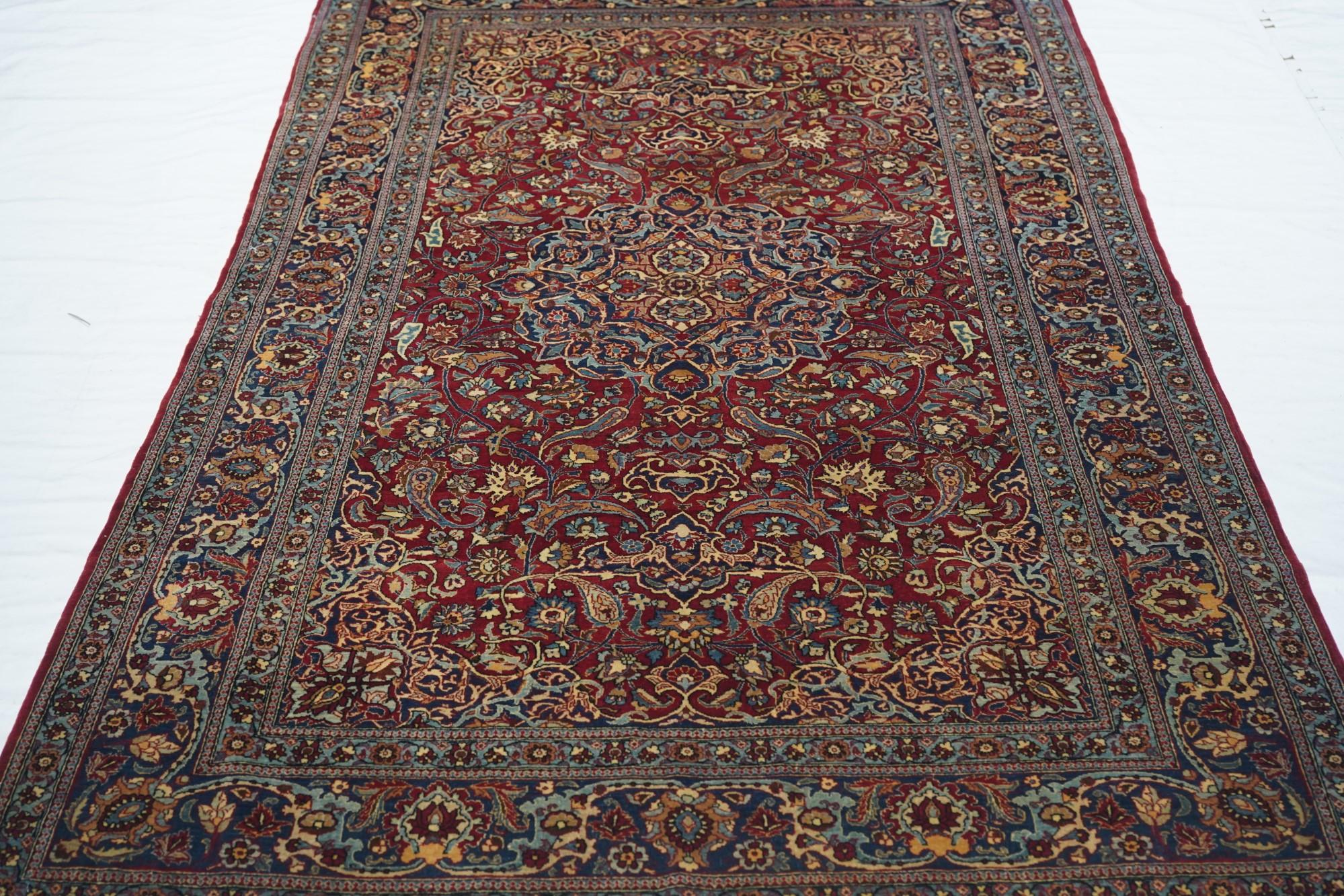 Antiker persischer Isfahan-Teppich 4'4'' x 7'2'' im Angebot 1