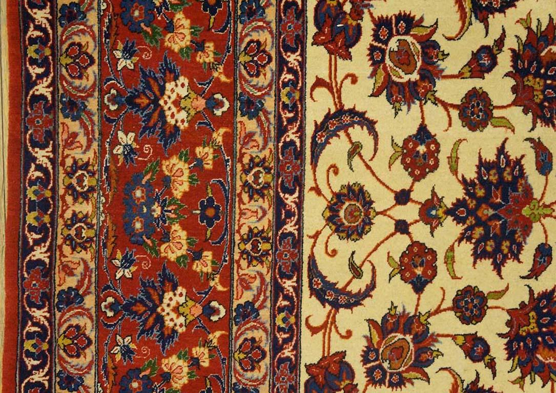Mid-20th Century Mid 20th Century Persian Isfahan Carpet ( 5'1