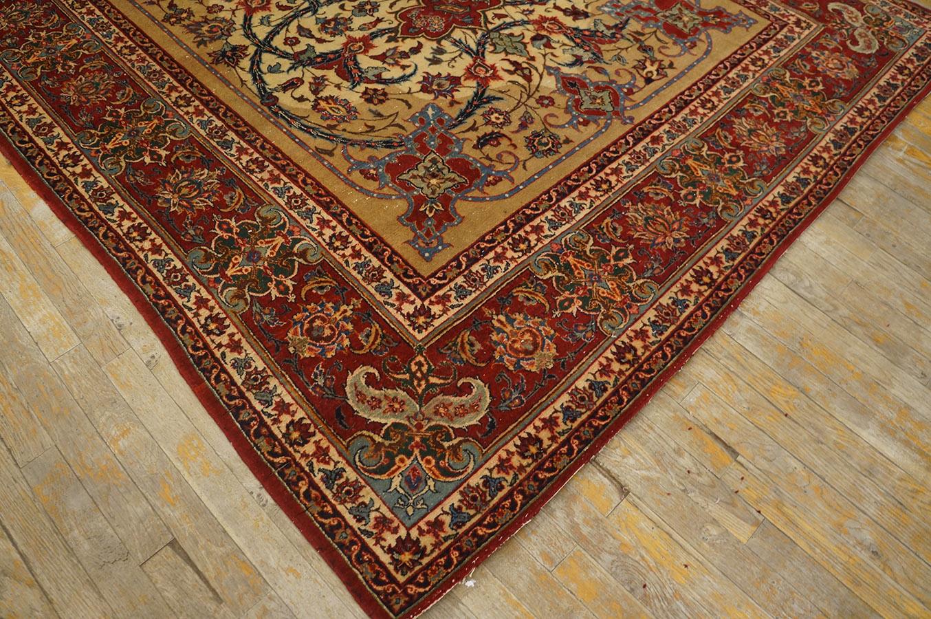 Hand-Knotted 1930s Persian Isfahan Carpet ( 6'7'' x 10'4'' - 200 x 315 ) For Sale