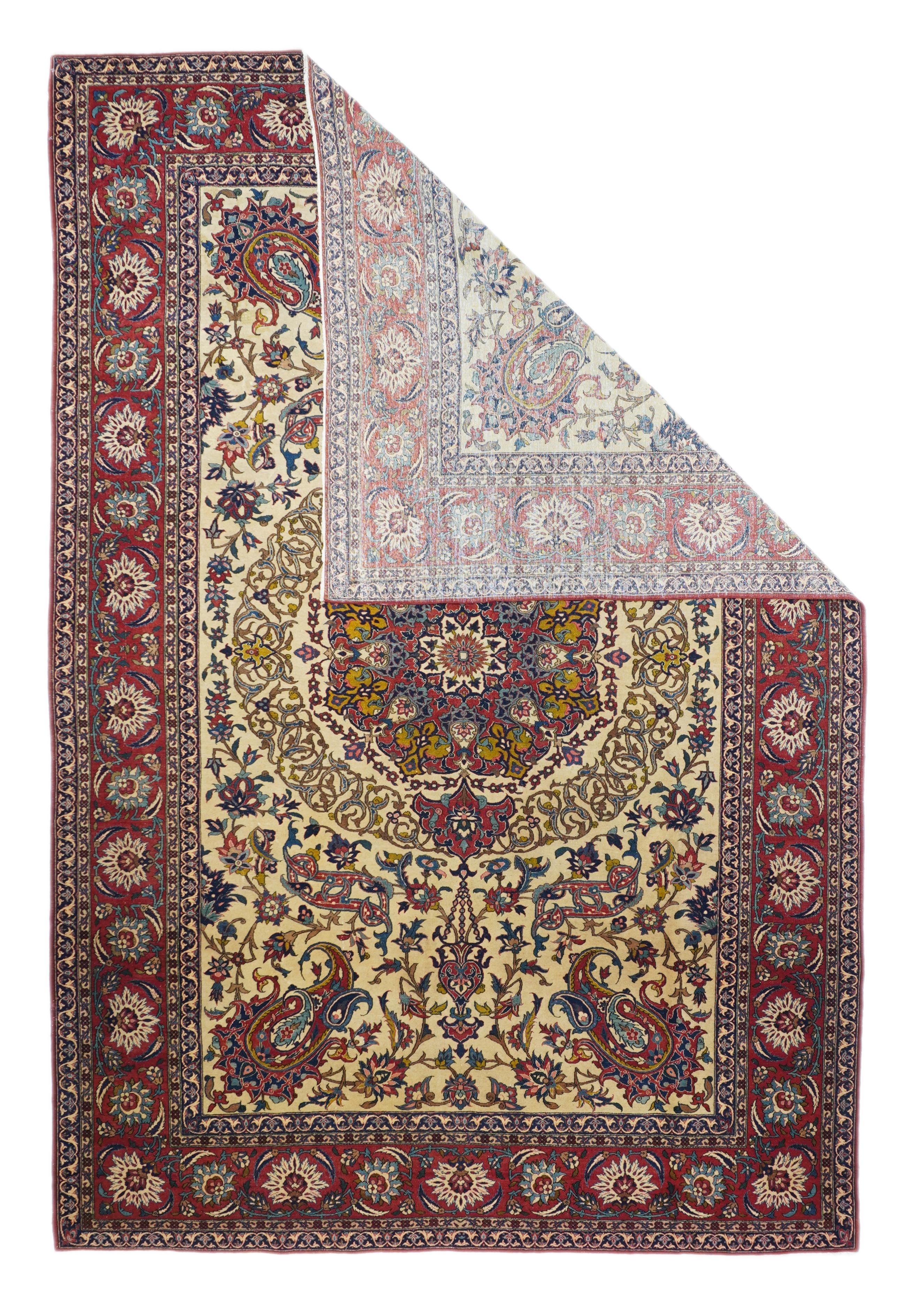 Antiker persischer Isfahan-Teppich 6'11'' x 10'0''. Ein fein gewebtes Stück aus der zentralpersischen alten Hauptstadt Isfahan, mit einem kreisrunden Arabeskenkranz um ein rotes, hängendes Oktogramm-Medaillon, alles auf einem charakteristischen
