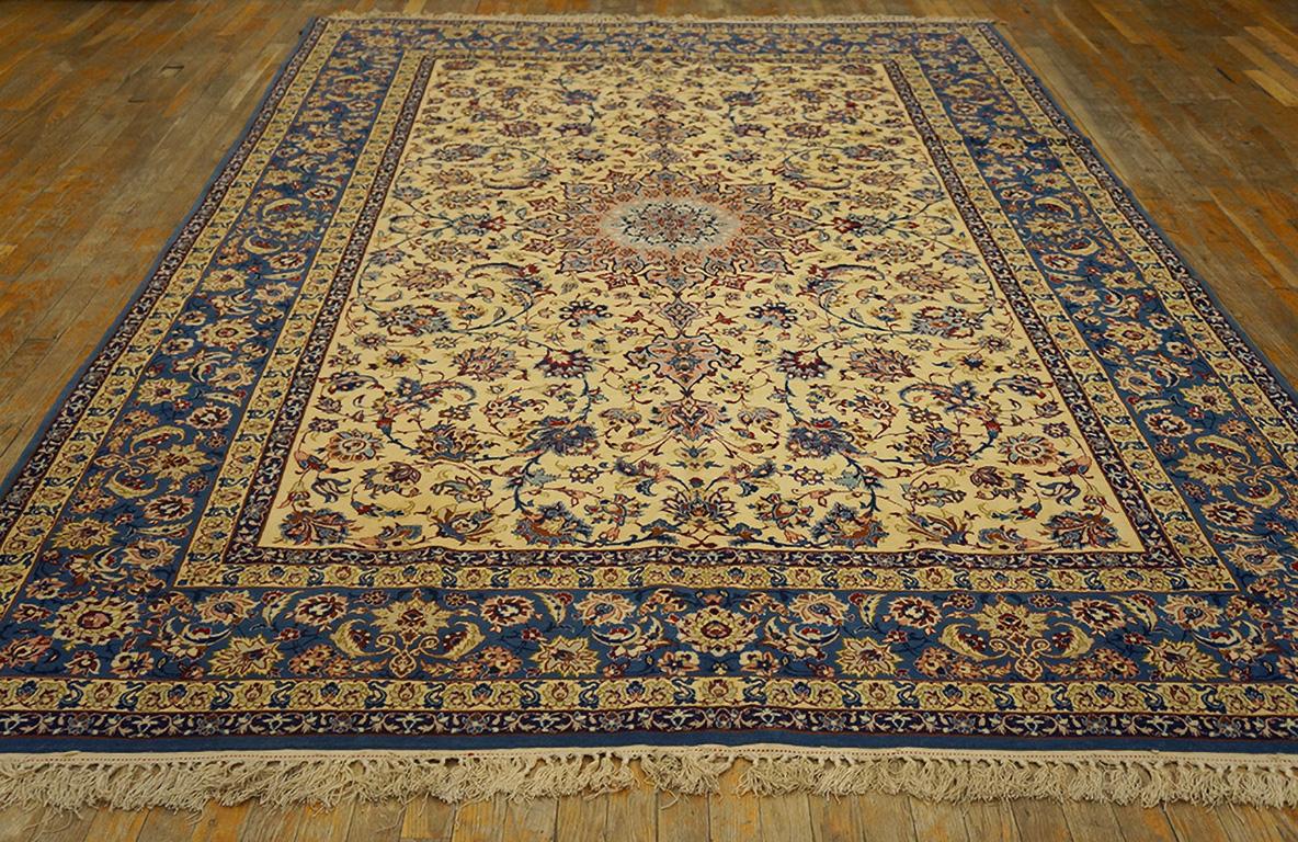 Antique Persian Isfahan rug, size: 7' 0