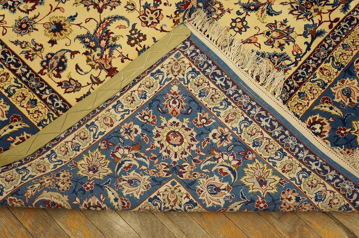 Antiker persischer Isfahan-Teppich 7' 0 Zoll x 10' 5 Zoll (Mitte des 20. Jahrhunderts) im Angebot