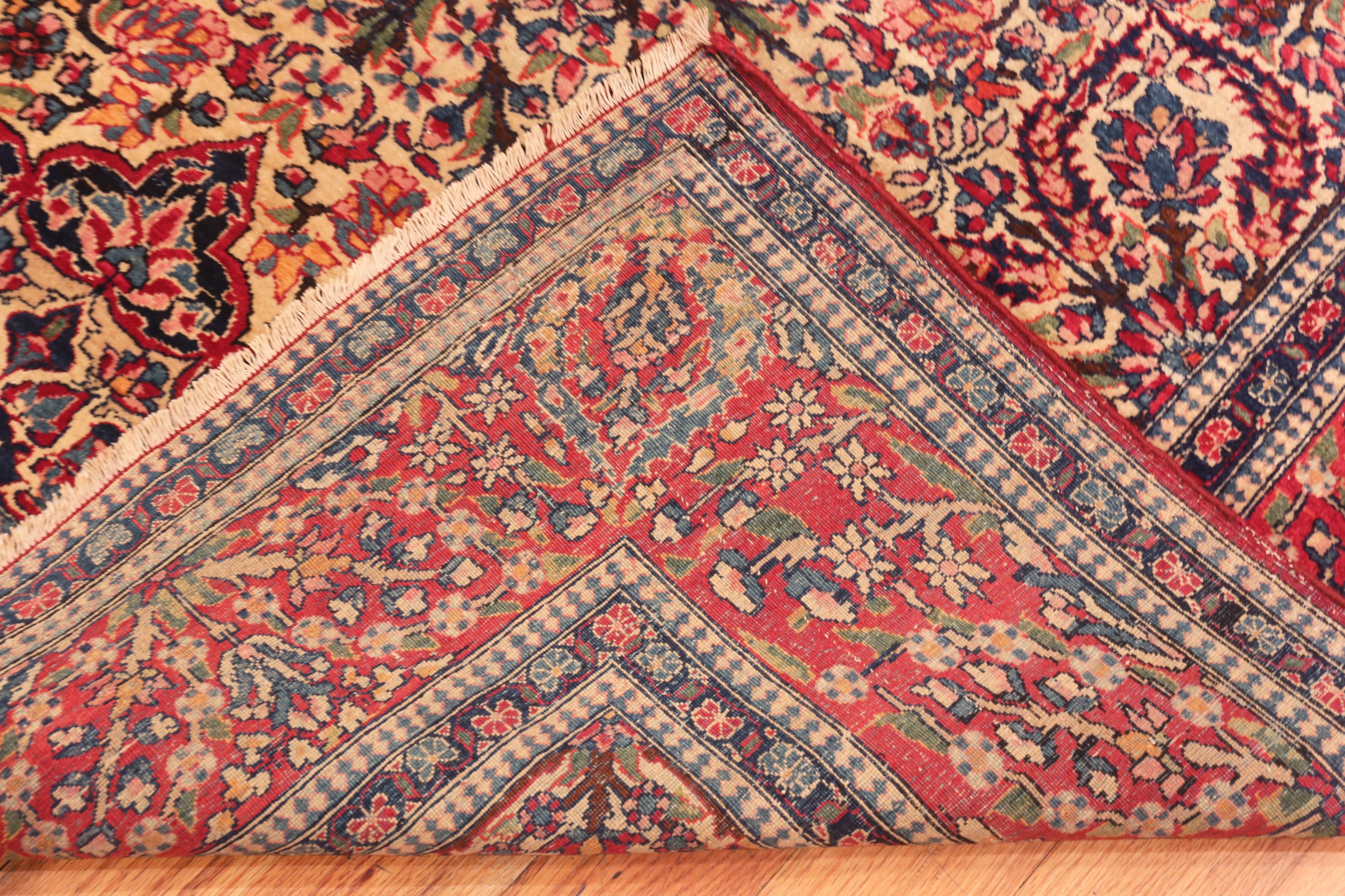 Wool Antique Persian Isfahan Rug. Size: 4 ft 5 in x 7 ft  For Sale