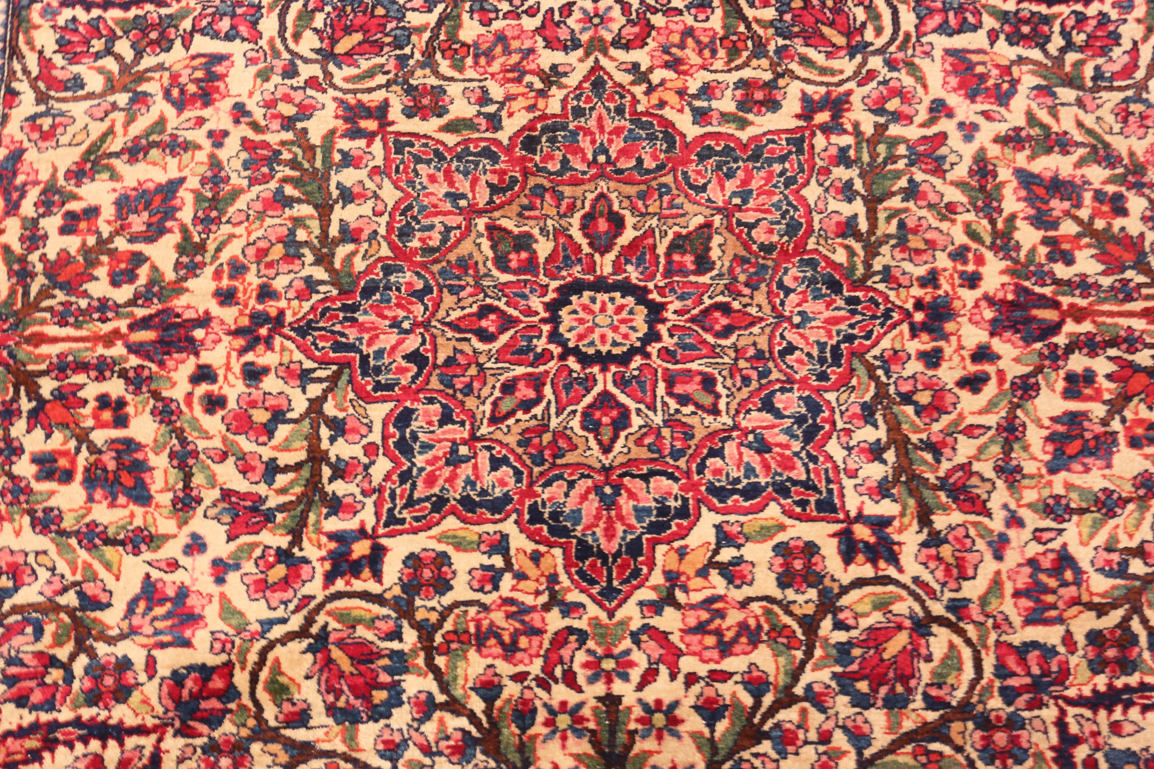 Marvelous Antique Persian Isfahan Rug, Country Of Origin / Rug Type: Persian Rug, Circa date: 1920. Size: 4 ft 5 in x 7 ft (1.34m x 2.13 m).
