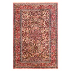 Tapis persan antique Isfahan. Taille : 4 pieds 6 po. x 6 pieds 8 po.
