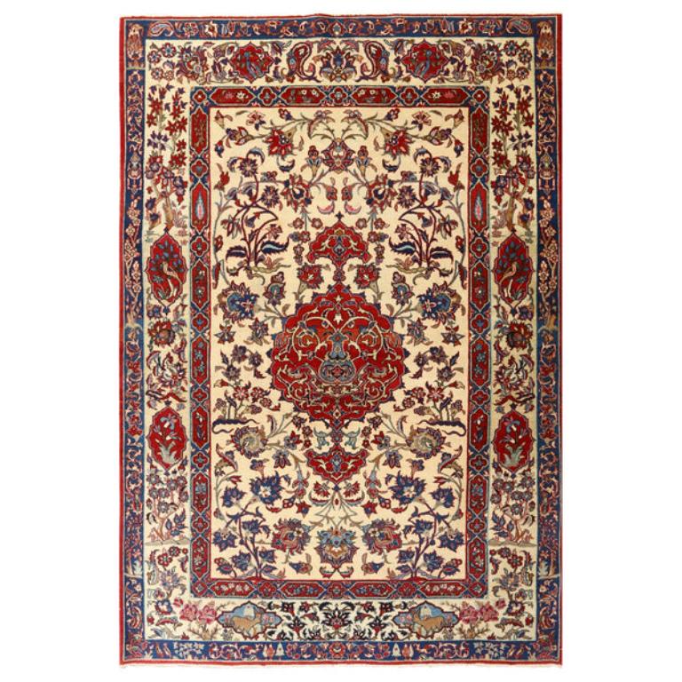 Antique Persian Isfahan Rug - Size: 6'0x4'2 For Sale