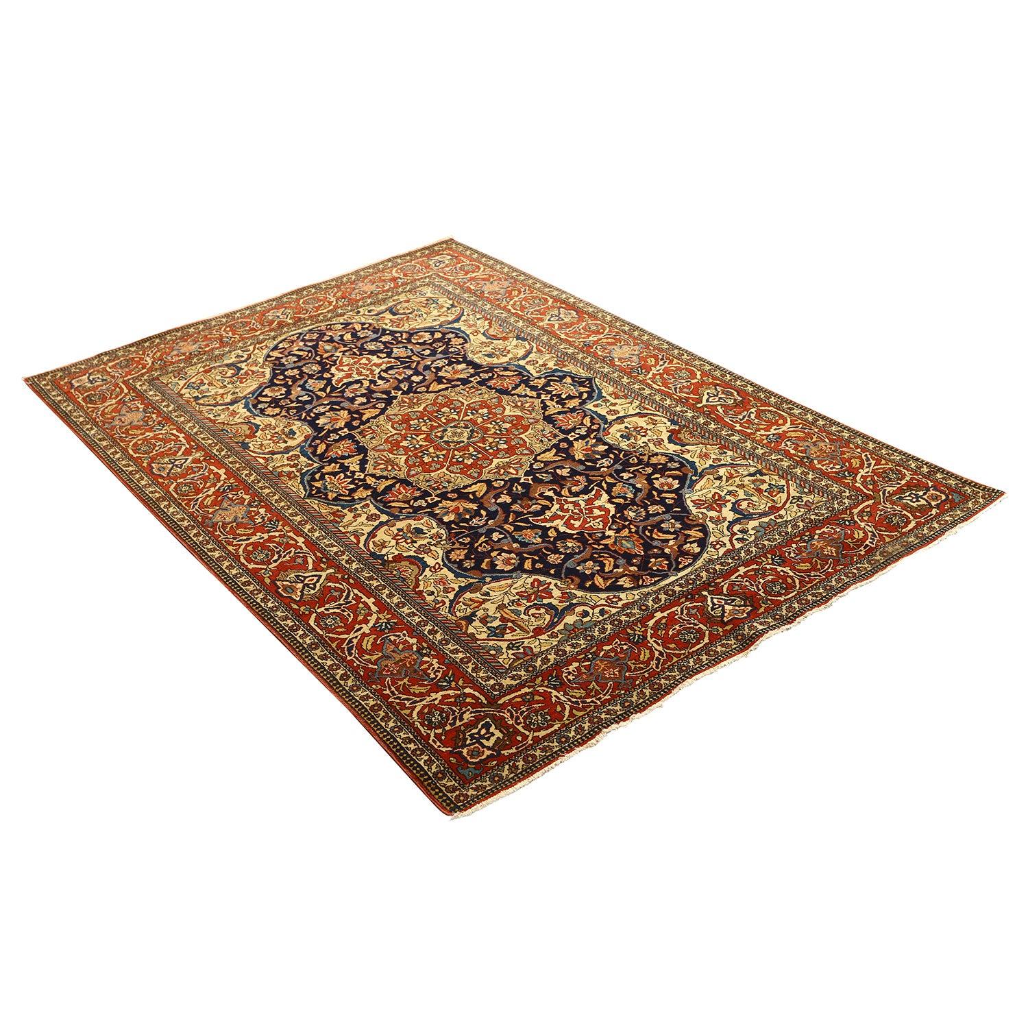 Antique Persian Isfahan Rug - Size: 6'10x4'10 In Excellent Condition For Sale In Los Angeles, CA