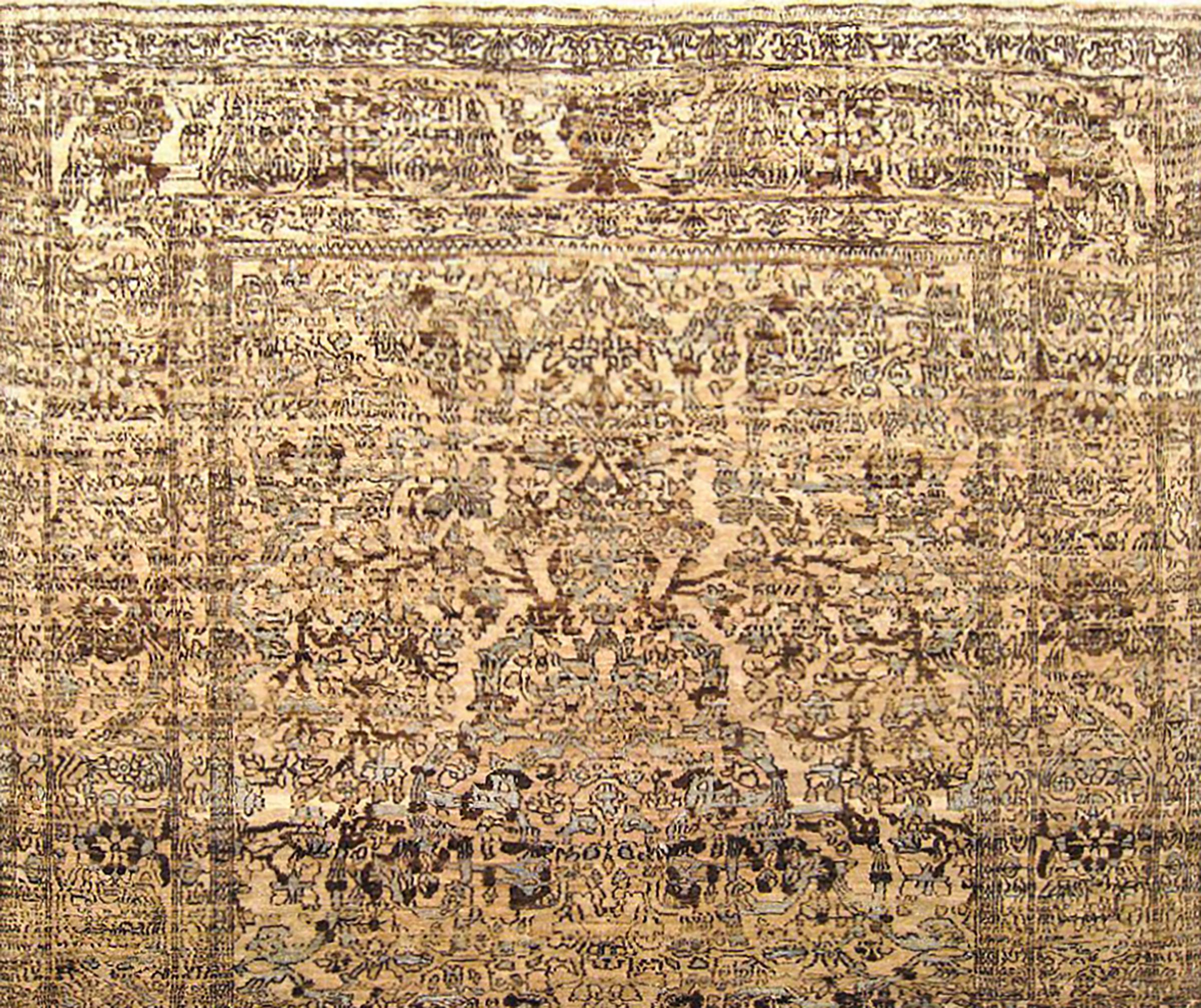 Antique Persian Isphahan Oriental Rug, in Small Size, W/ Floral Elements In Good Condition For Sale In New York, NY