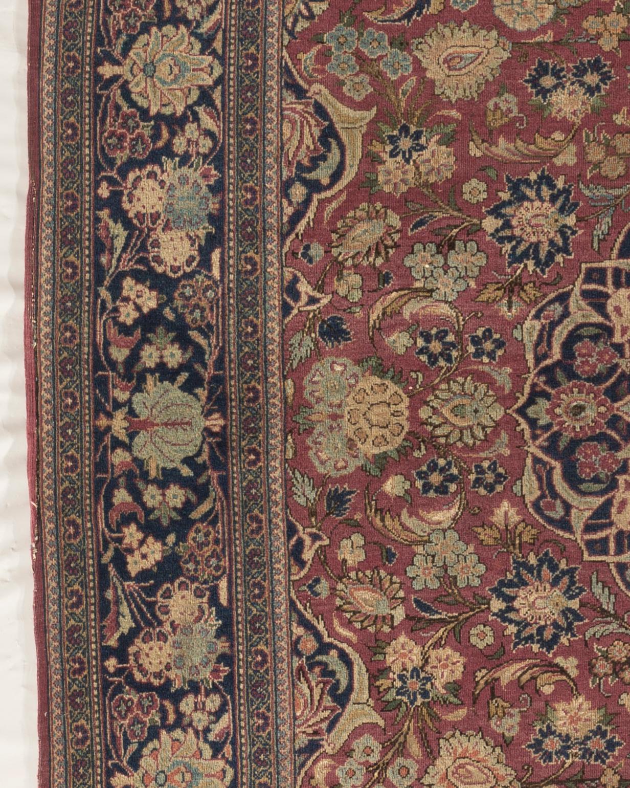 Antique Persian Isphahan Rug, circa 1900 4' x 6'6 In Good Condition For Sale In Secaucus, NJ
