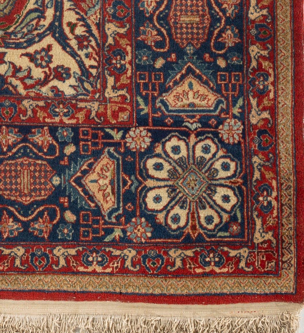 Perse Tapis persan antique d'Ispahan persan, vers 1900 en vente