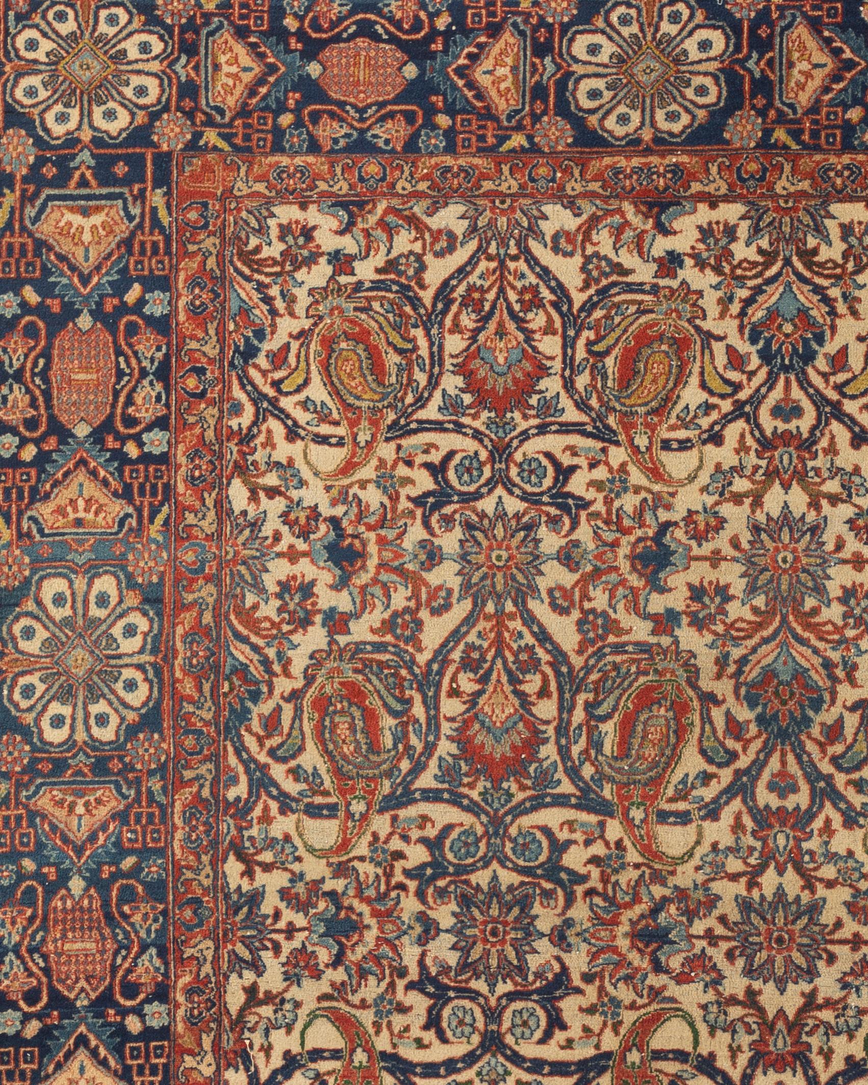 Antique Persian Isphahan Rug, circa 1900 In Good Condition For Sale In Secaucus, NJ