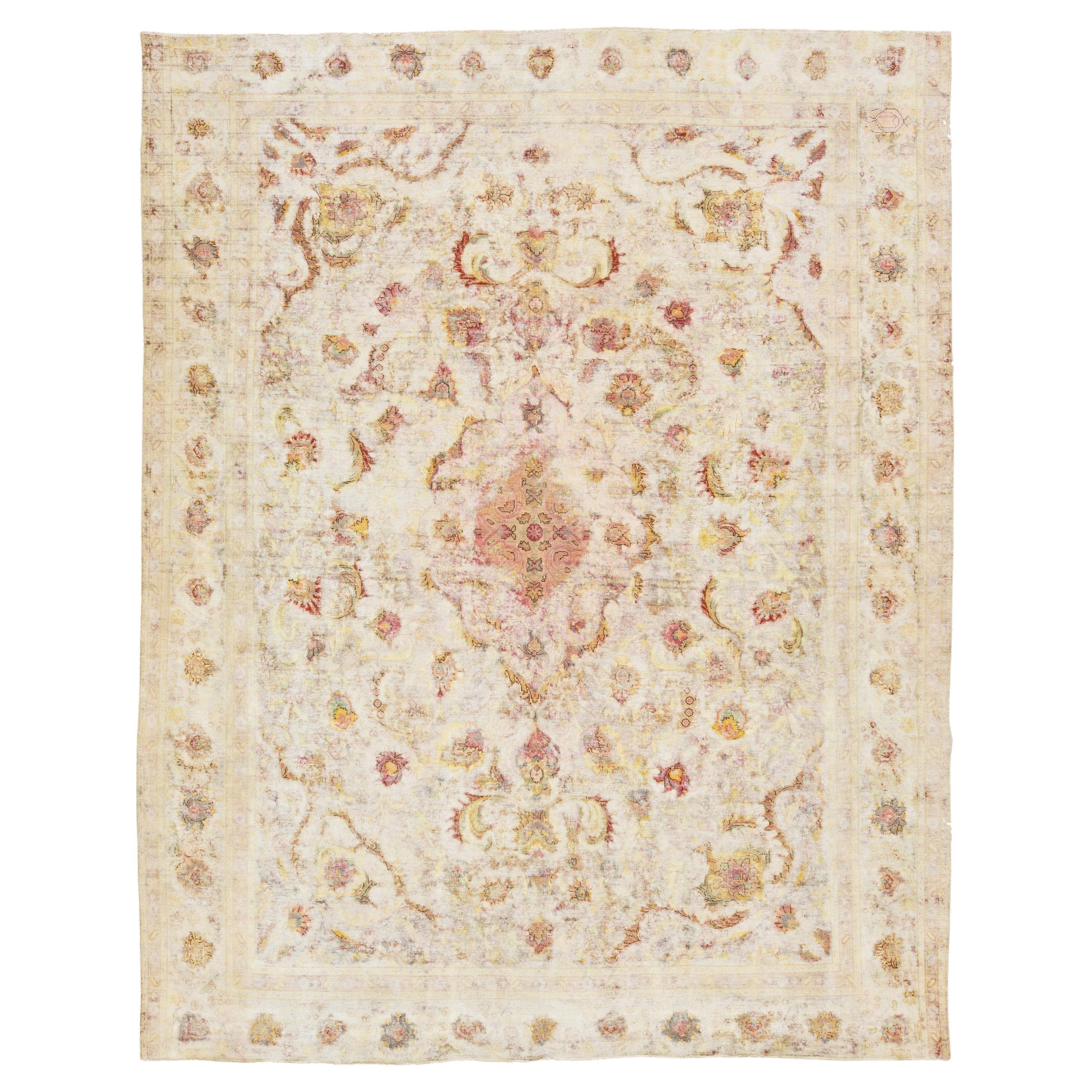 Antiker persischer elfenbeinfarbener Kerman-Teppich