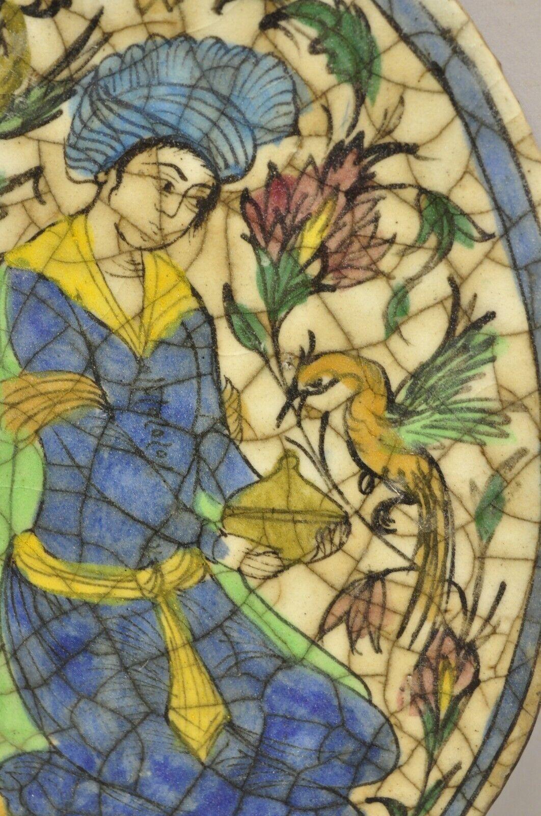 Antike ovale Keramik-Keramik-Figur des persischen Iznik Qajar-Stils mit Vogel C3 im Zustand „Gut“ im Angebot in Philadelphia, PA