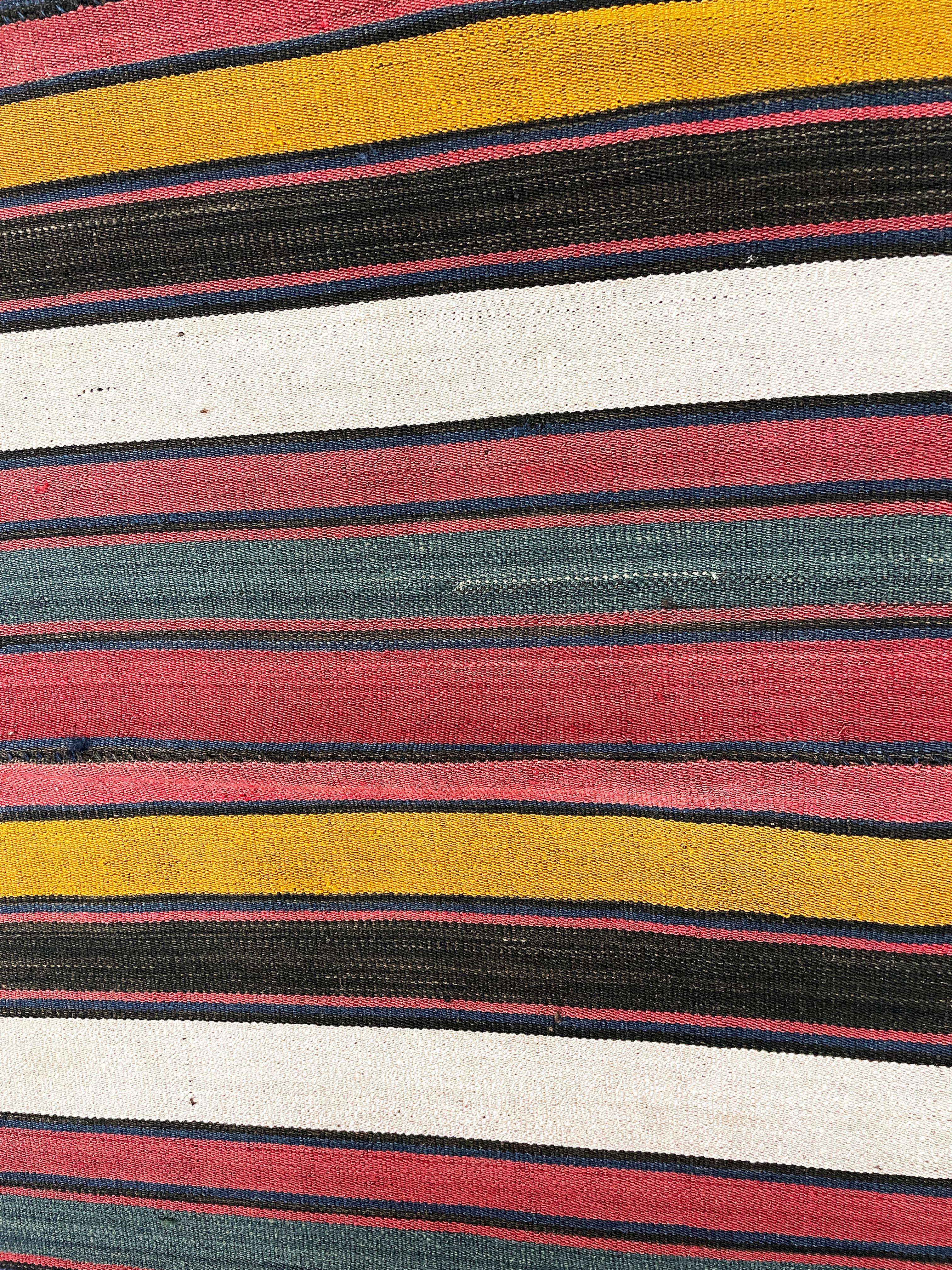 Perse Tapis persan ancien Kilim Jajim en vente