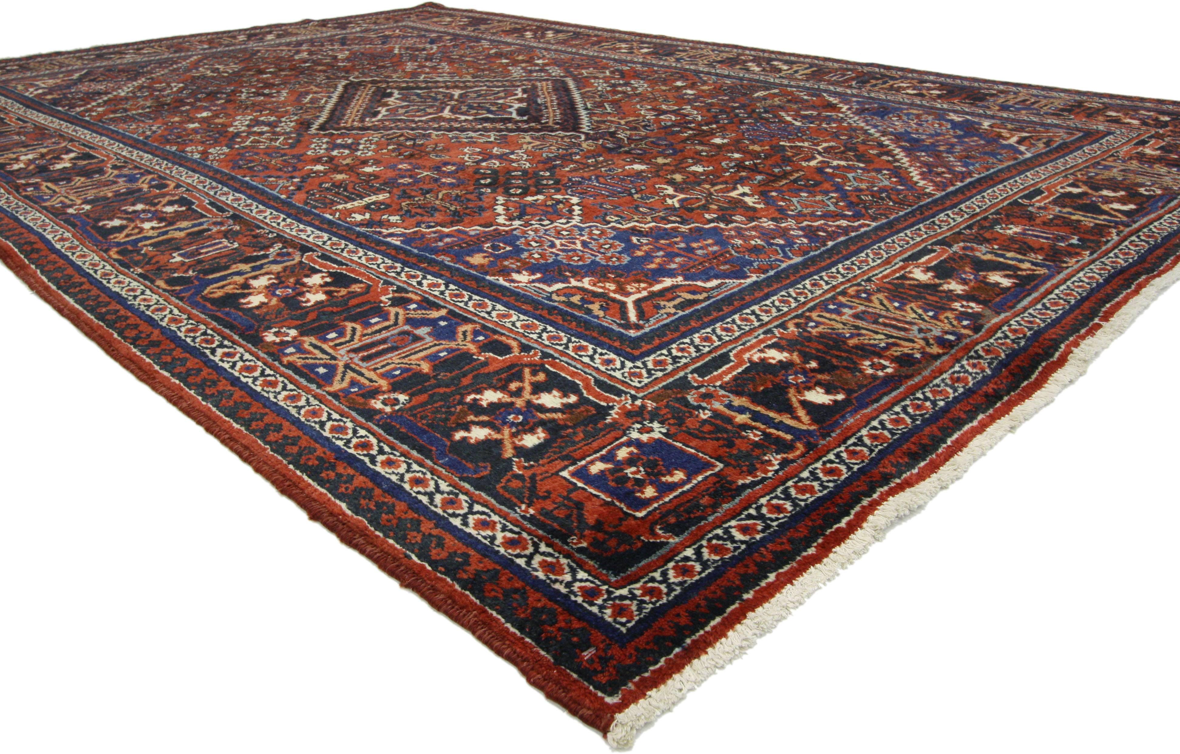 72705 Antiker persischer Joshegan-Teppich, 06'10 X 10'03. Persische Joshegan-Teppiche, die aus der Joshegan-Region in der iranischen Provinz Isfahan stammen, sind bekannt für ihre komplizierten geometrischen Muster, leuchtenden Farben und langlebige