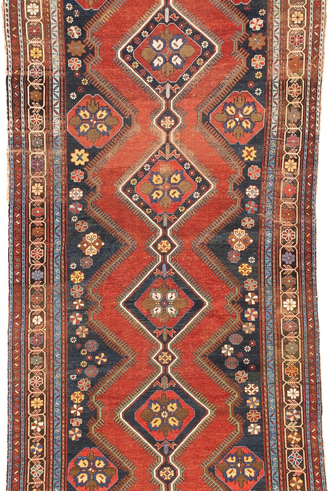 Antiker persischer Karabagh Teppich 5'4