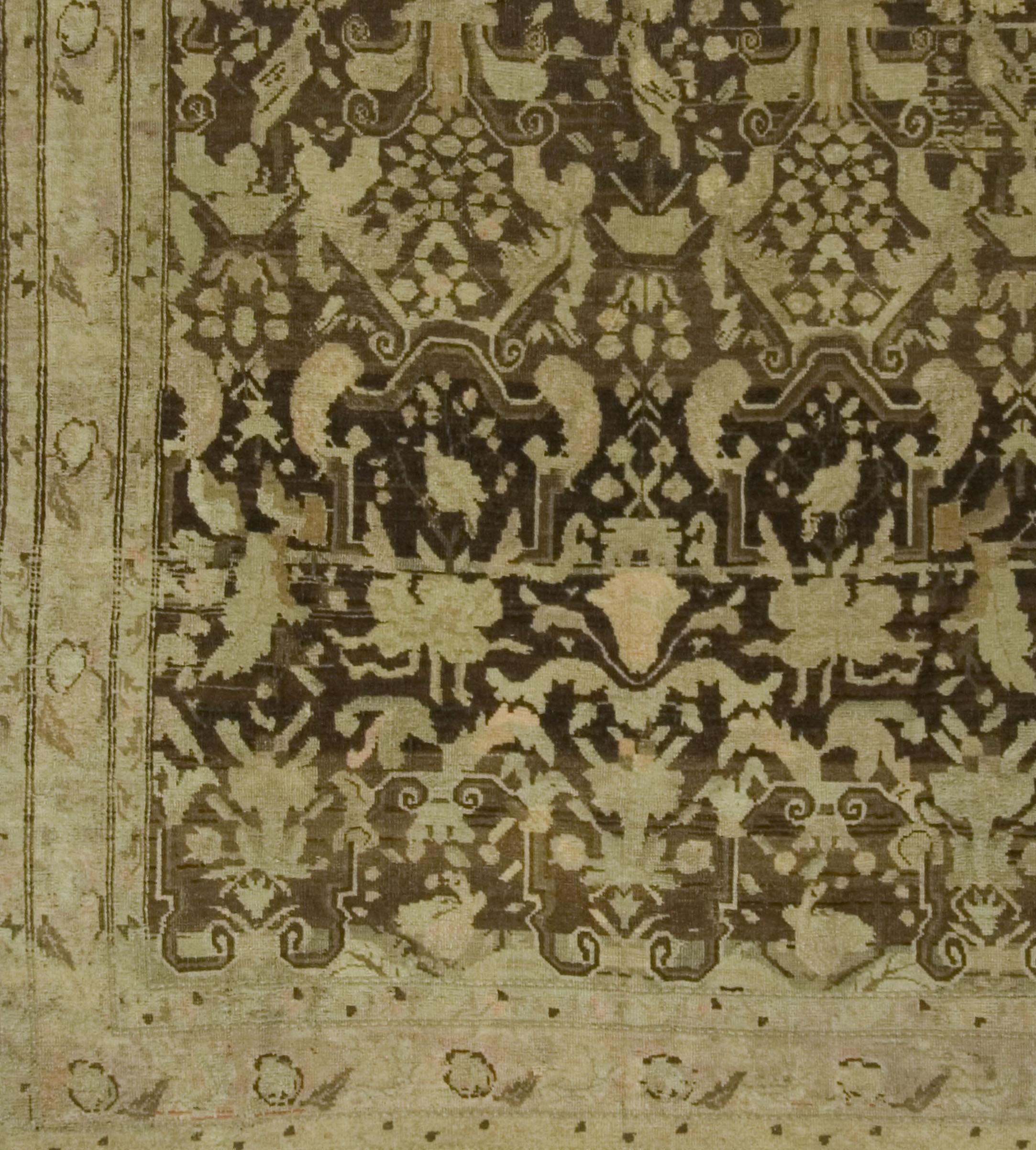 Antiker persischer Karabagh-Teppich, eines von einem Paar  6'5 x 9' (Handgewebt) im Angebot