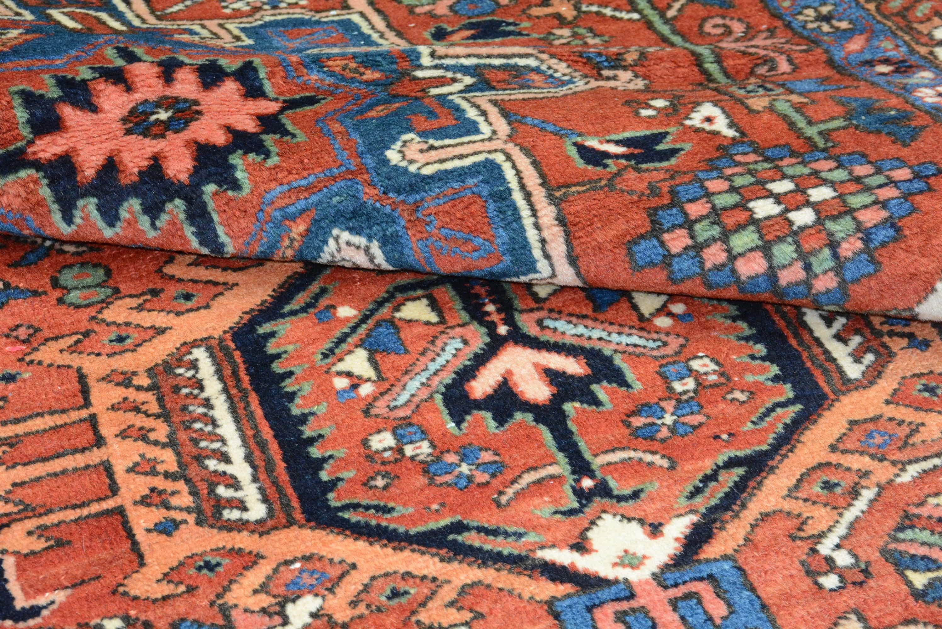 Tapis persan antique Karadja en vente 2