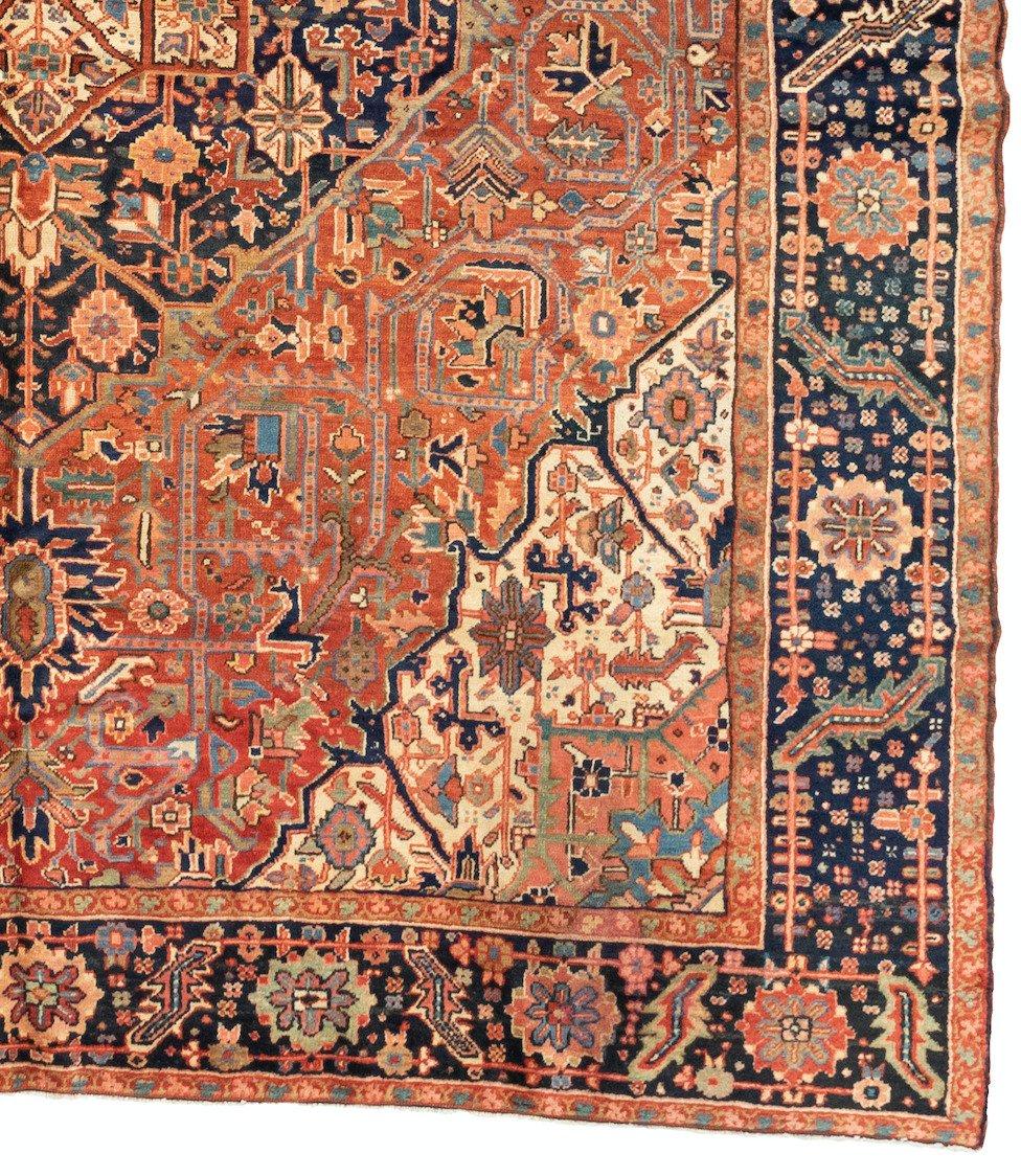 Persian Antique Karaja Heriz Serapi Area Rug 9.7 x 11.8 ft circa 1930-1940 For Sale