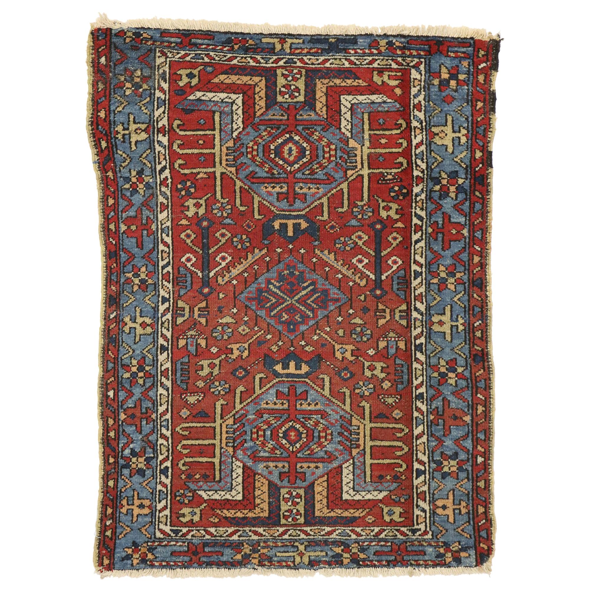 Tapis persan antique Karaja Heriz avec style tribal moderne