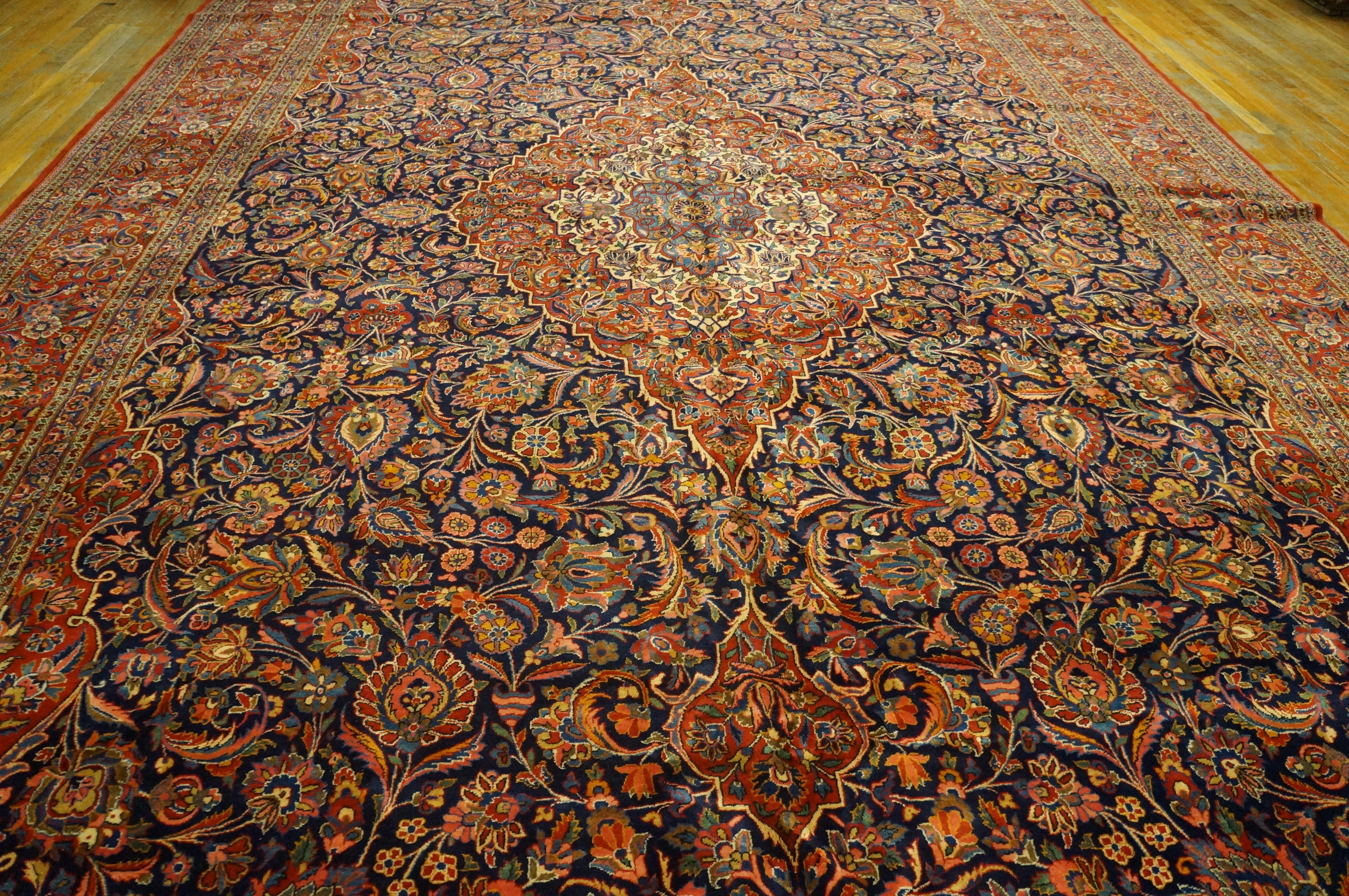 Antique Persian Kashan. Measures: 10'4