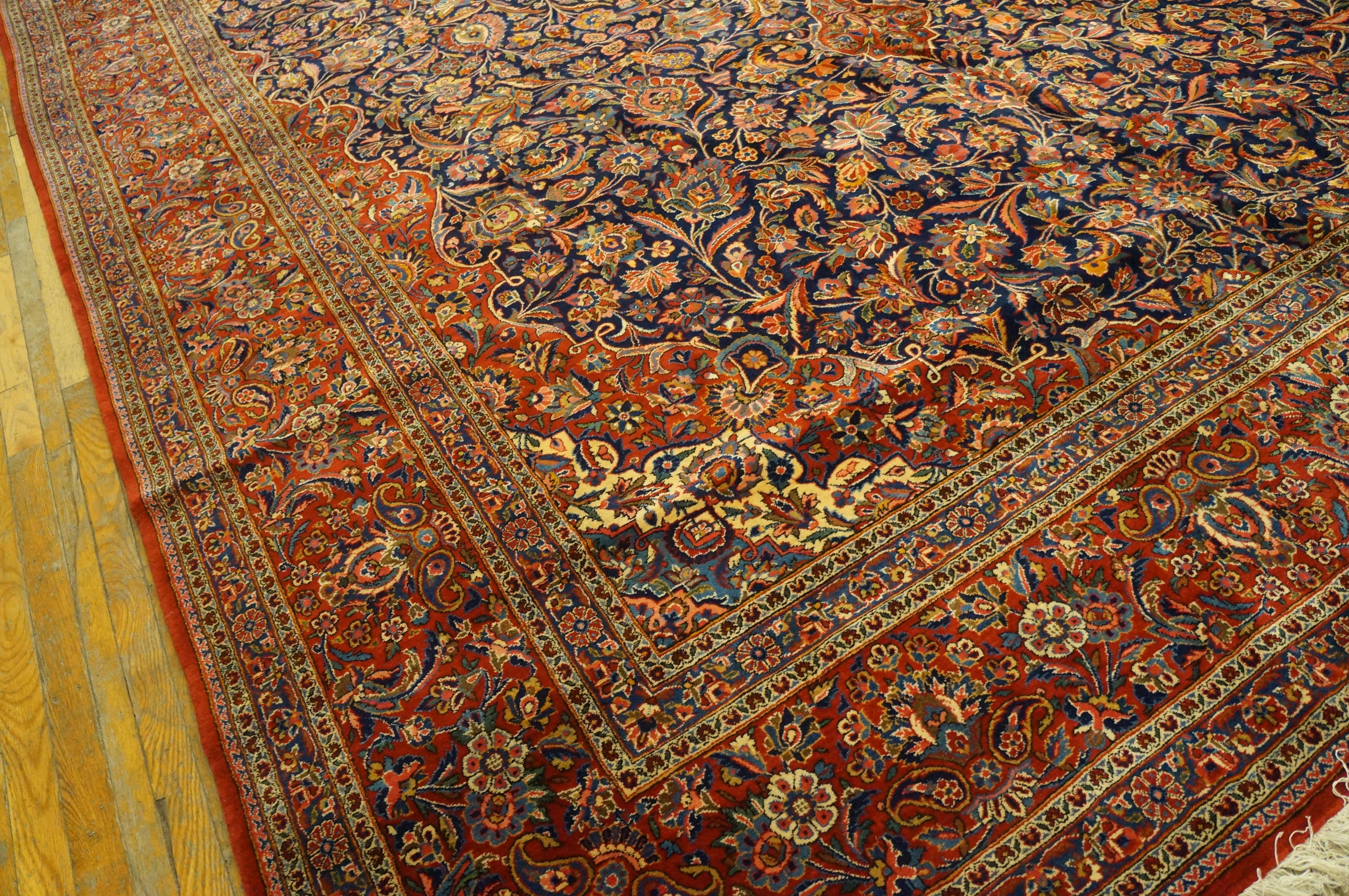Antique Persian Kashan In Good Condition For Sale In New York, NY