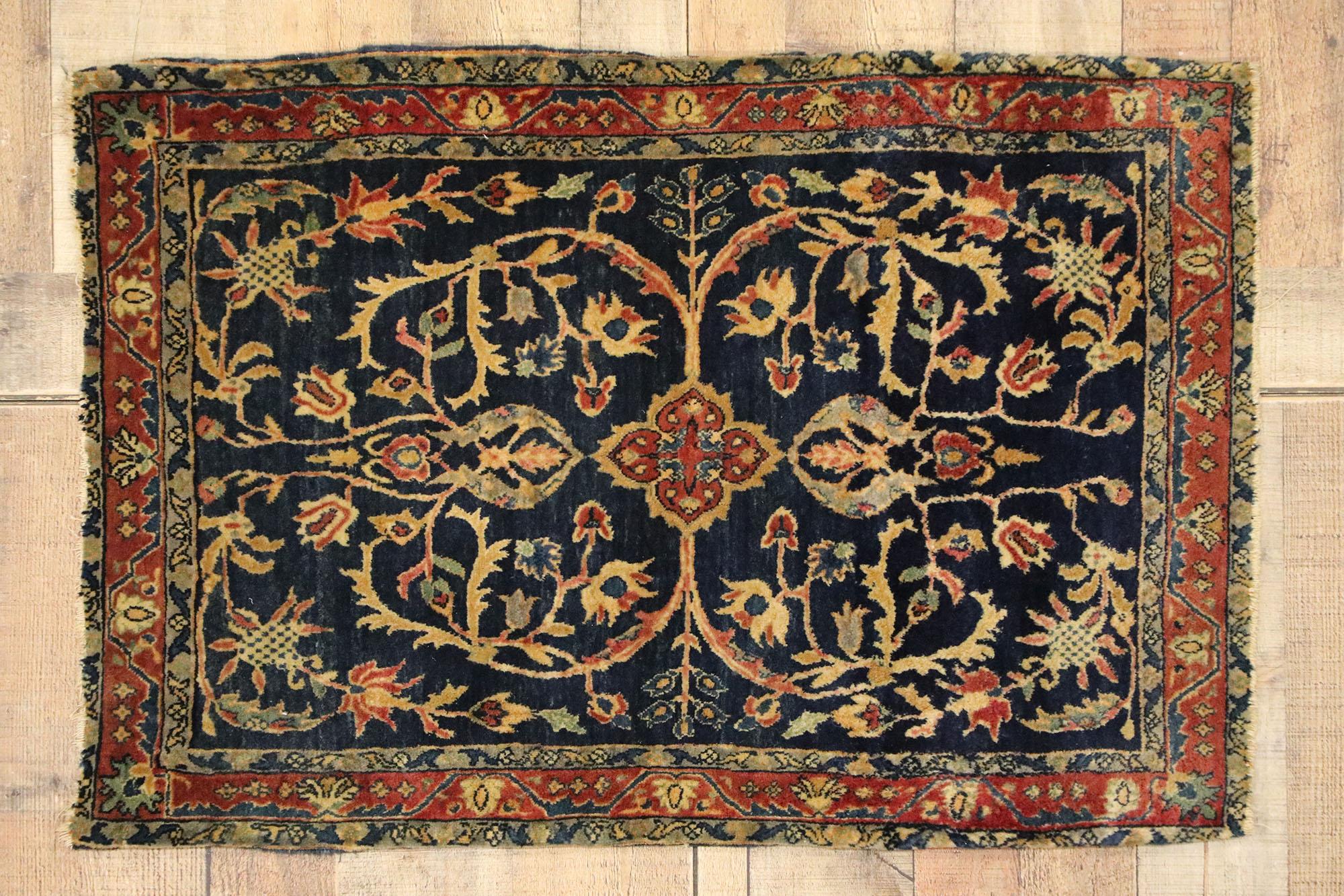 Antique Persian Mohajeran Sarouk Rug with Federal Style For Sale 1