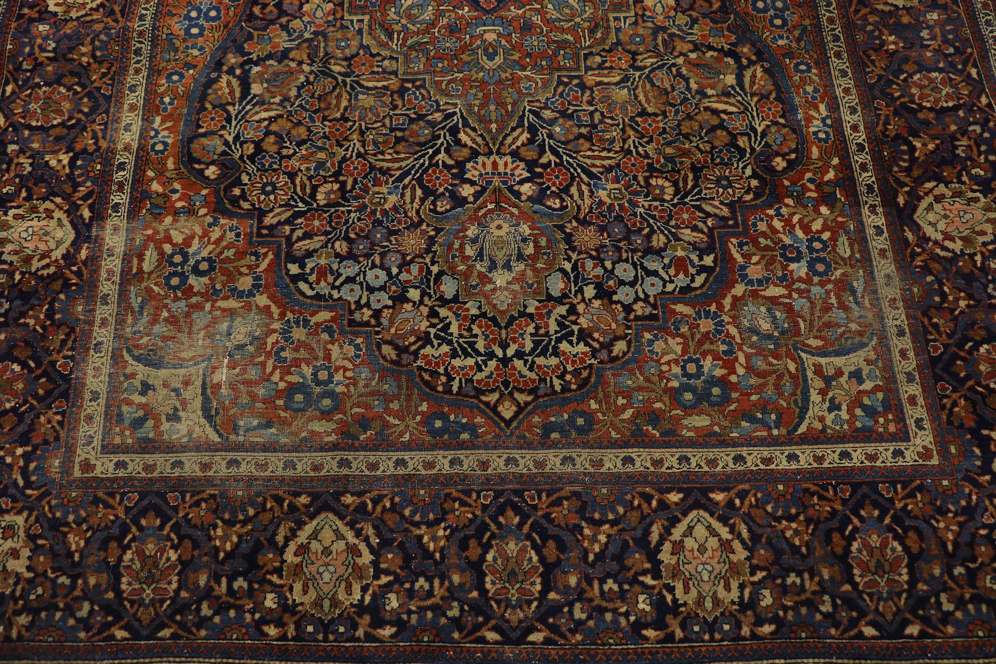 Antique Persian Kashan Rug, Austere Elegance Meets Relaxed Familiarity In Distressed Condition For Sale In Dallas, TX