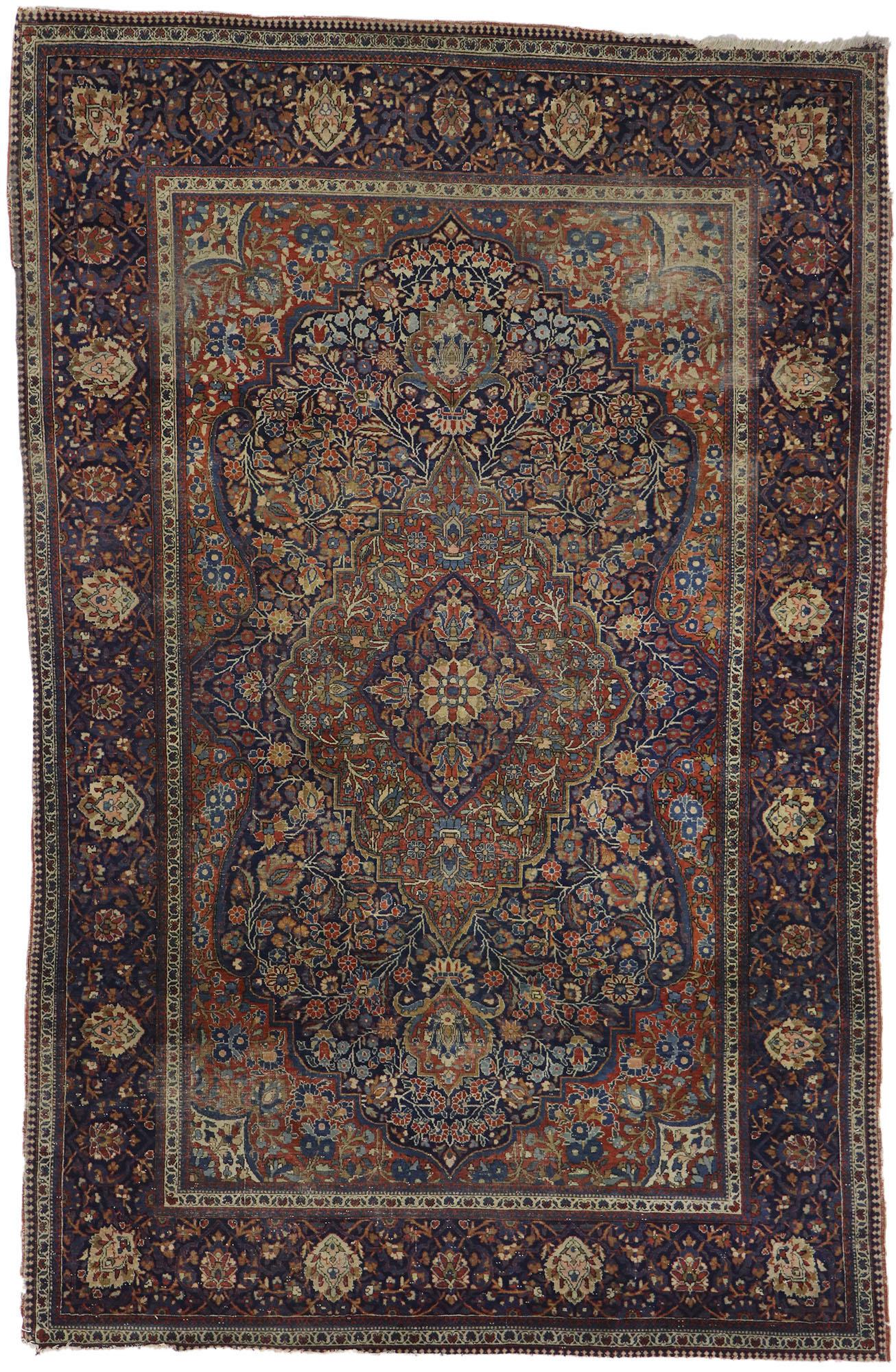 Antique Persian Kashan Rug, Austere Elegance Meets Relaxed Familiarity For Sale 3