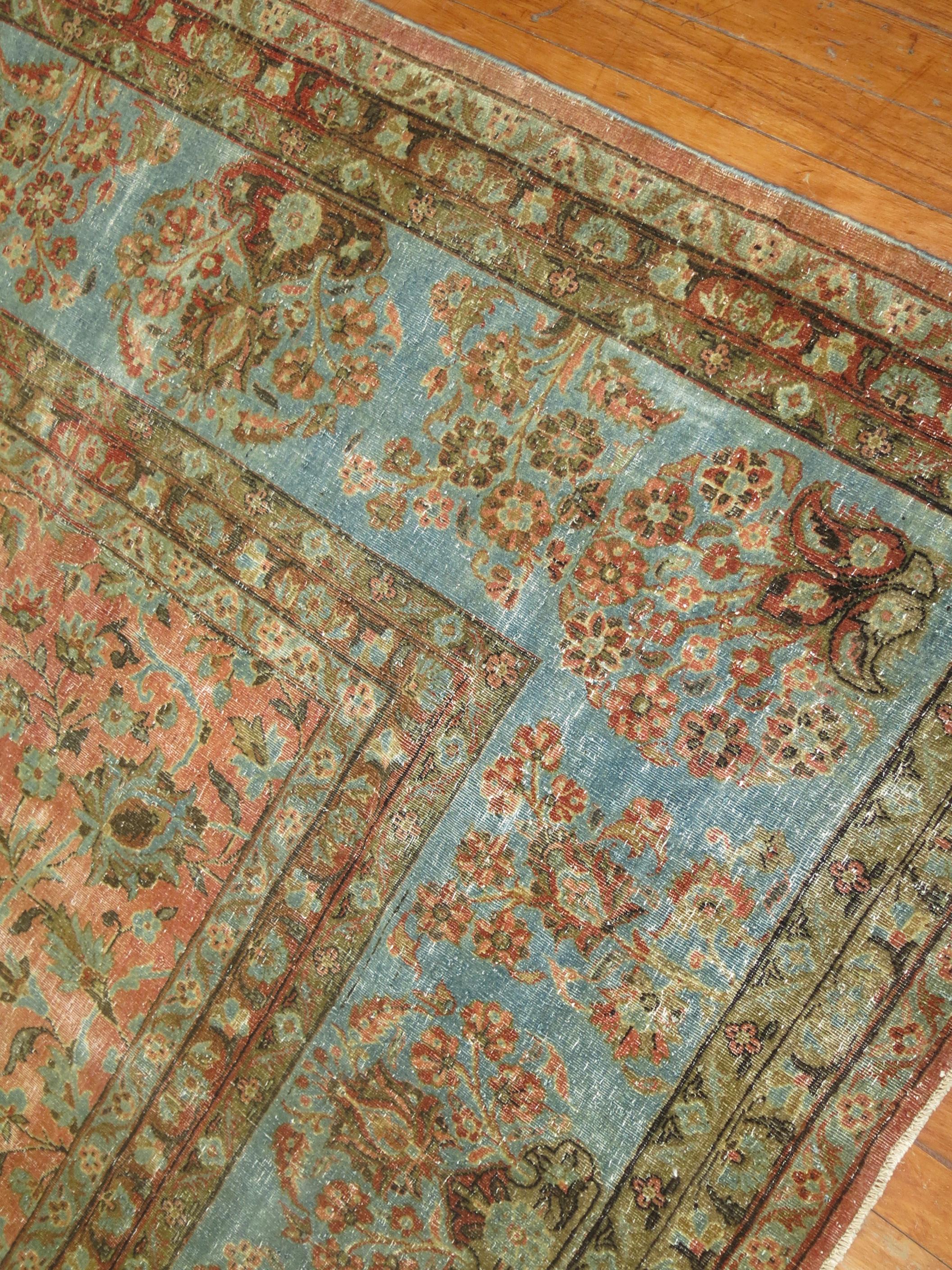 Antique Persian Kashan Carpet In Fair Condition For Sale In New York, NY