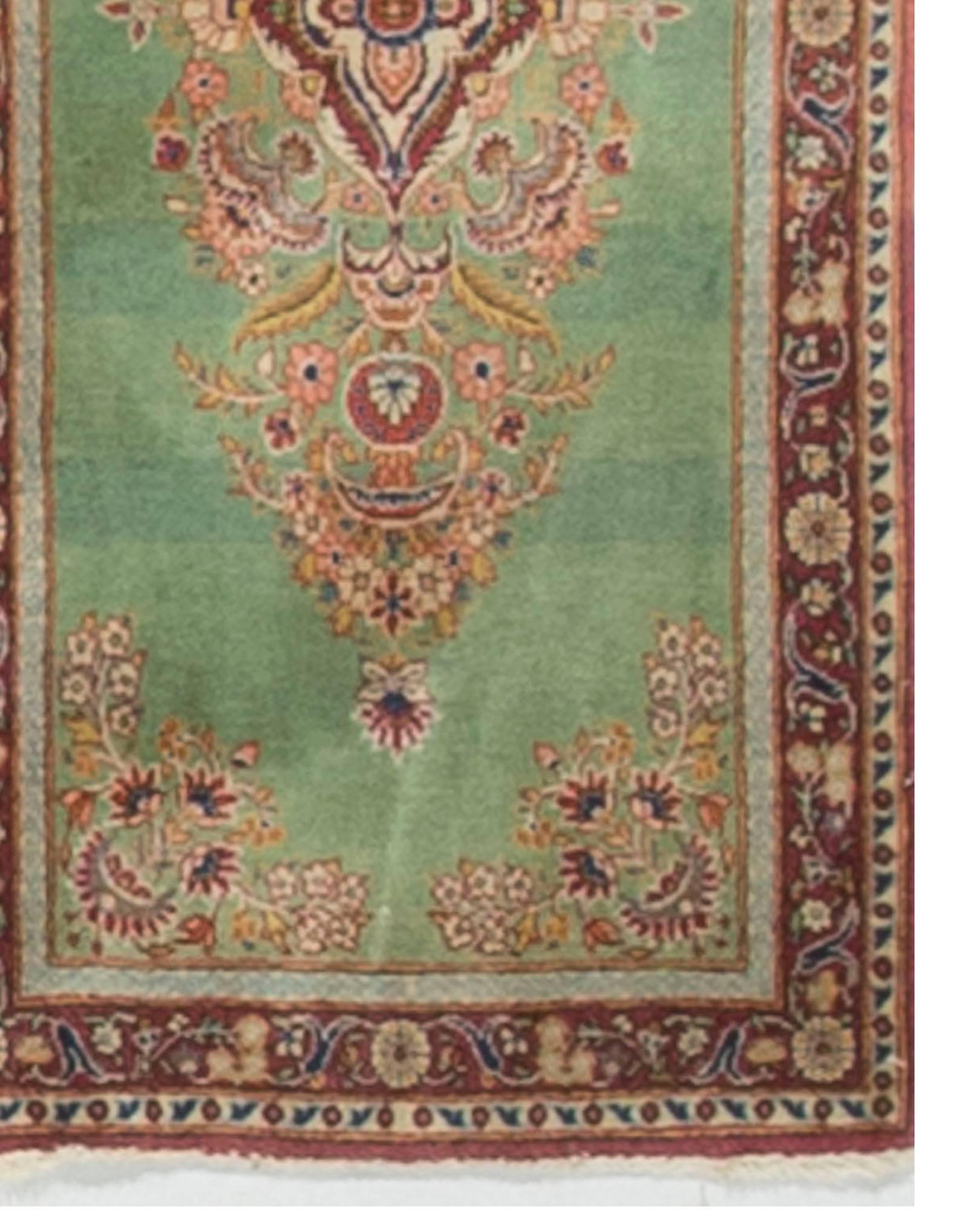 Antique Persian Fine Traditional Handwoven Luxury Wool Green / Multi Rug In Excellent Condition For Sale In Secaucus, NJ