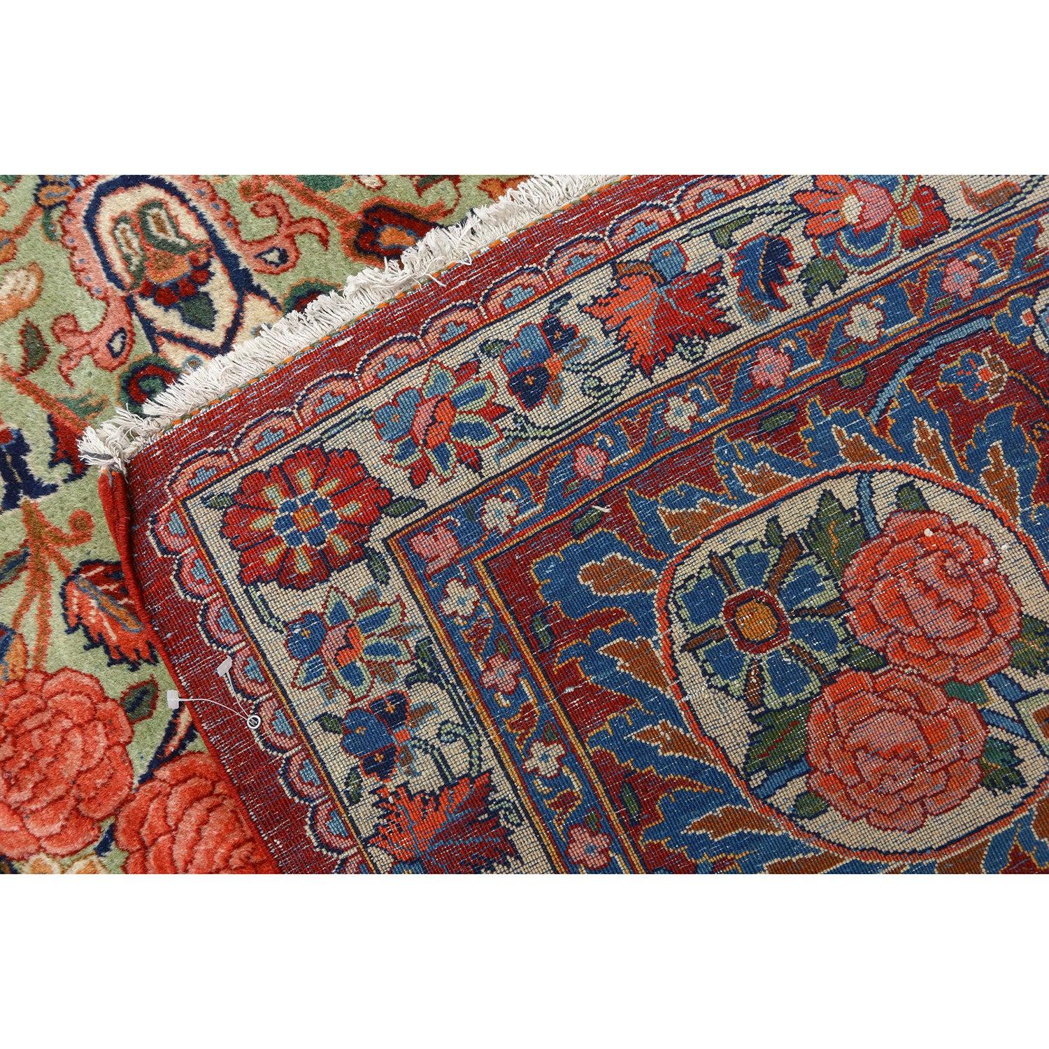 Tapis ancien Kashan Dabir en laine et coton 14' X 10'3
 
 Détails clés :
 Pile : Laine
 Fondation : Coton
 Origine : Kashan Dabir
 Design/One : Médaillon central
 Âge approximatif : 90 ans
 Qualité (KPI) : 265
 Condit : Bon
 Dimension : 14' x 10'3
