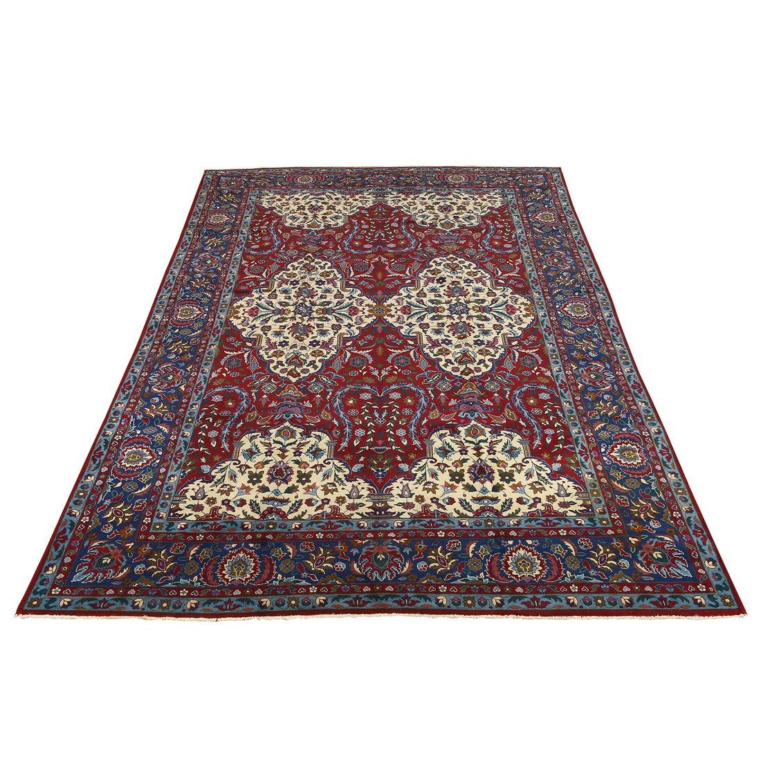 Tapis ancien Kashan Dabir en laine et coton 8'9x5'11

Détails clés :
Pile : Laine
Fondation : Coton
Origine : Kashan Dabir
Design/One
Âge approximatif : 100 ans
Qualité (KPI) : 300
Condit : bon
Dimension : 8'9x5'11
Numéro d'inventaire : 1472

Les